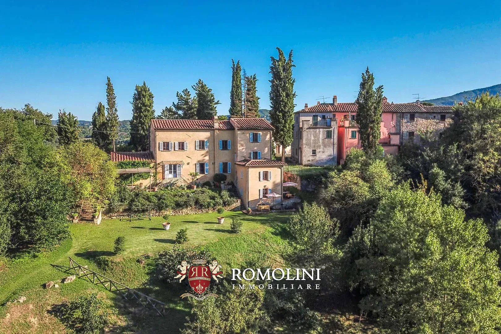6 Bedroom Villa/Townhouse's Image 13