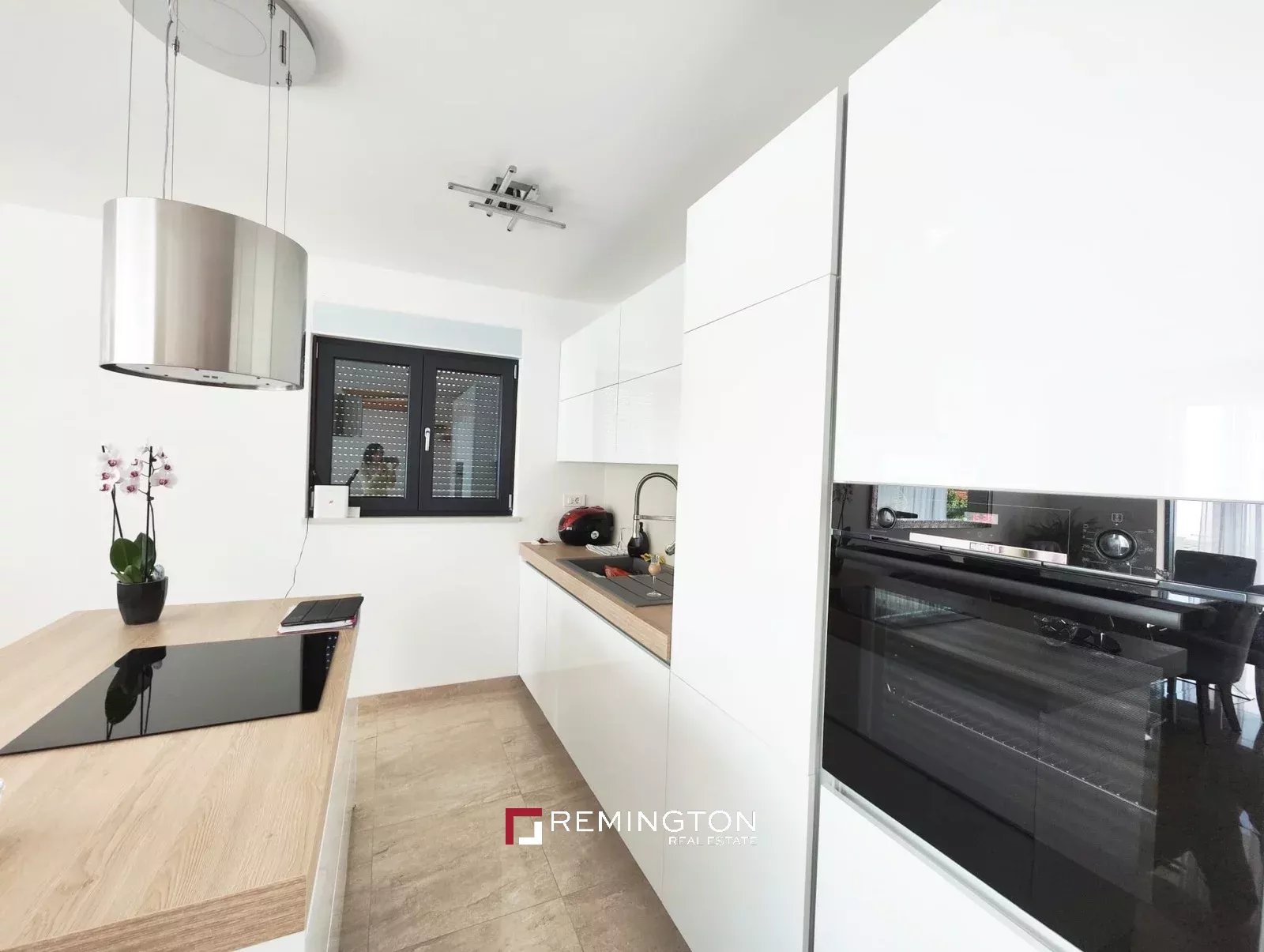 4 Bedroom Villa/Townhouse's Image 4
