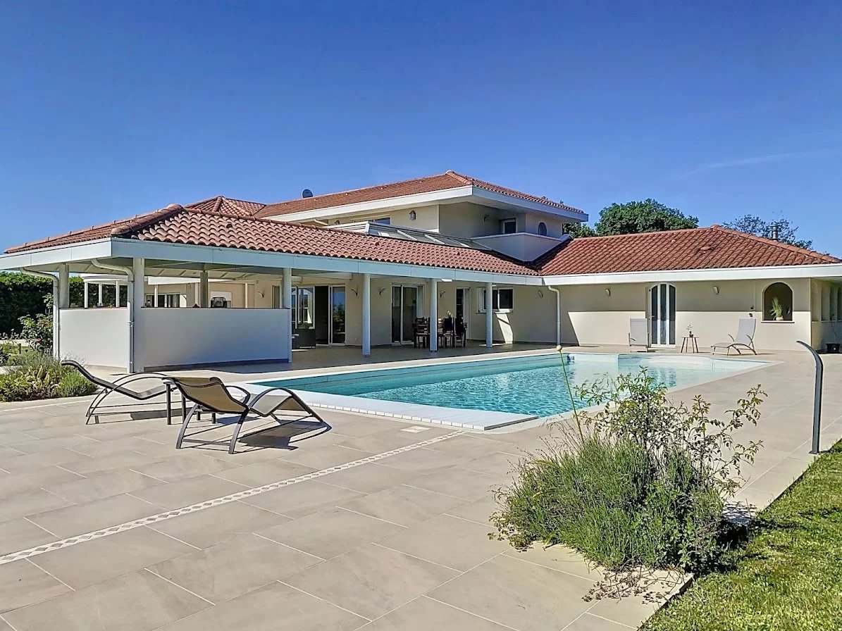 Wunderschöne Liegenschaft ohne Einblick mit Bergblick