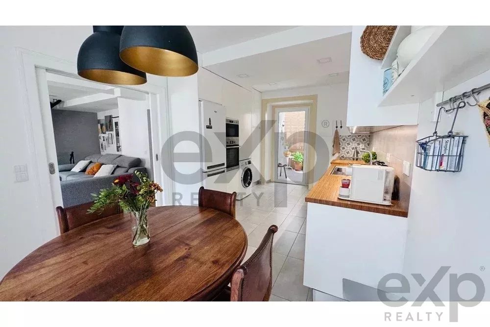 3 bedroom duplex apartment in the heart of Caldas da Rainha's historic center