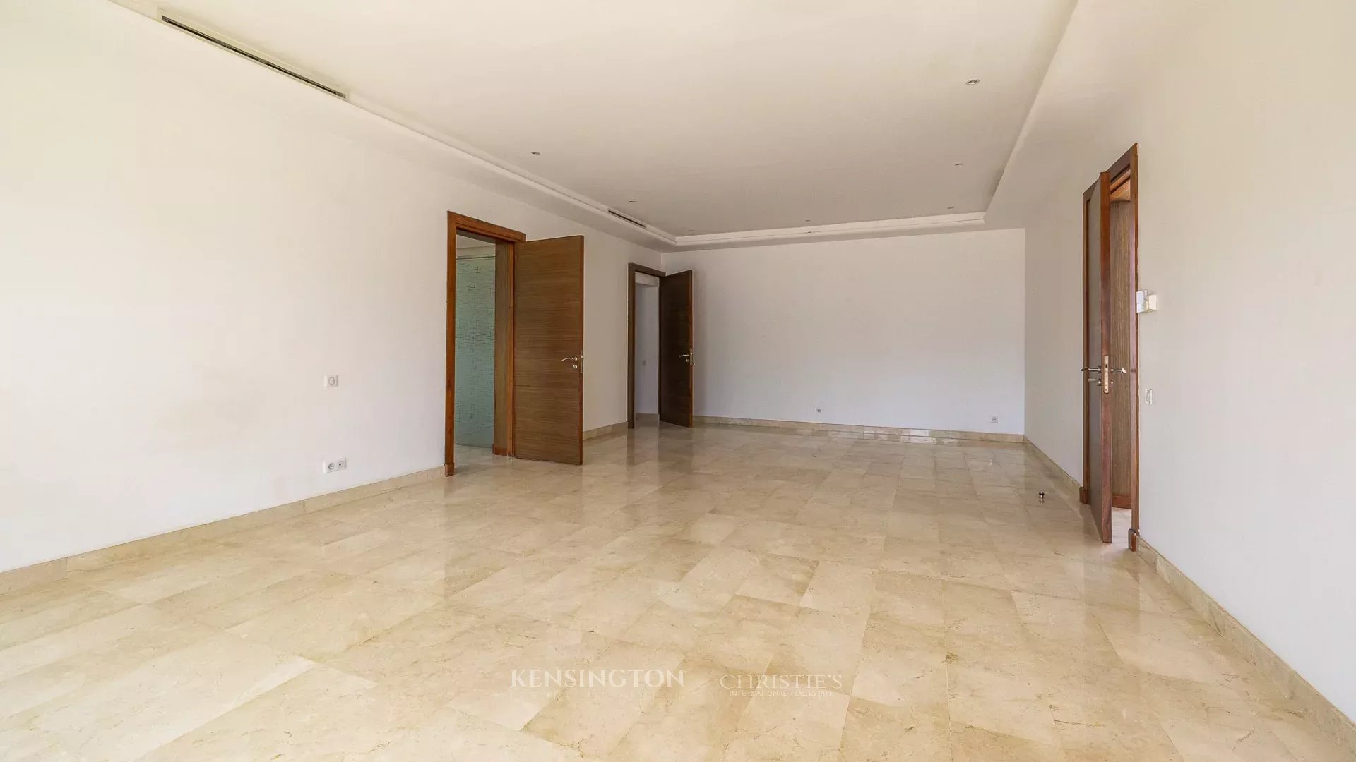 4 Bedroom Villa/Townhouse's Image 22
