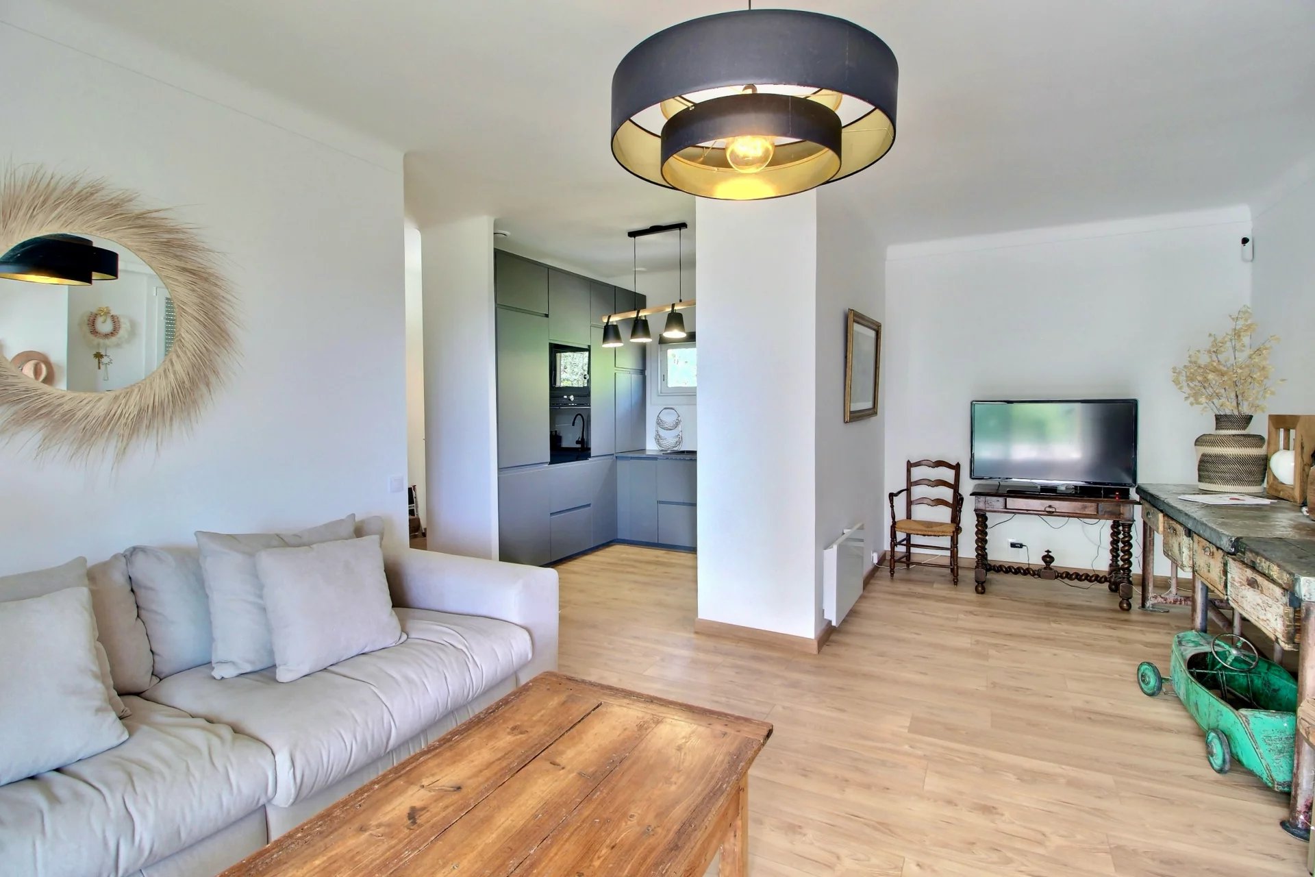 Renovated villa with studio, close to the village - Seillans