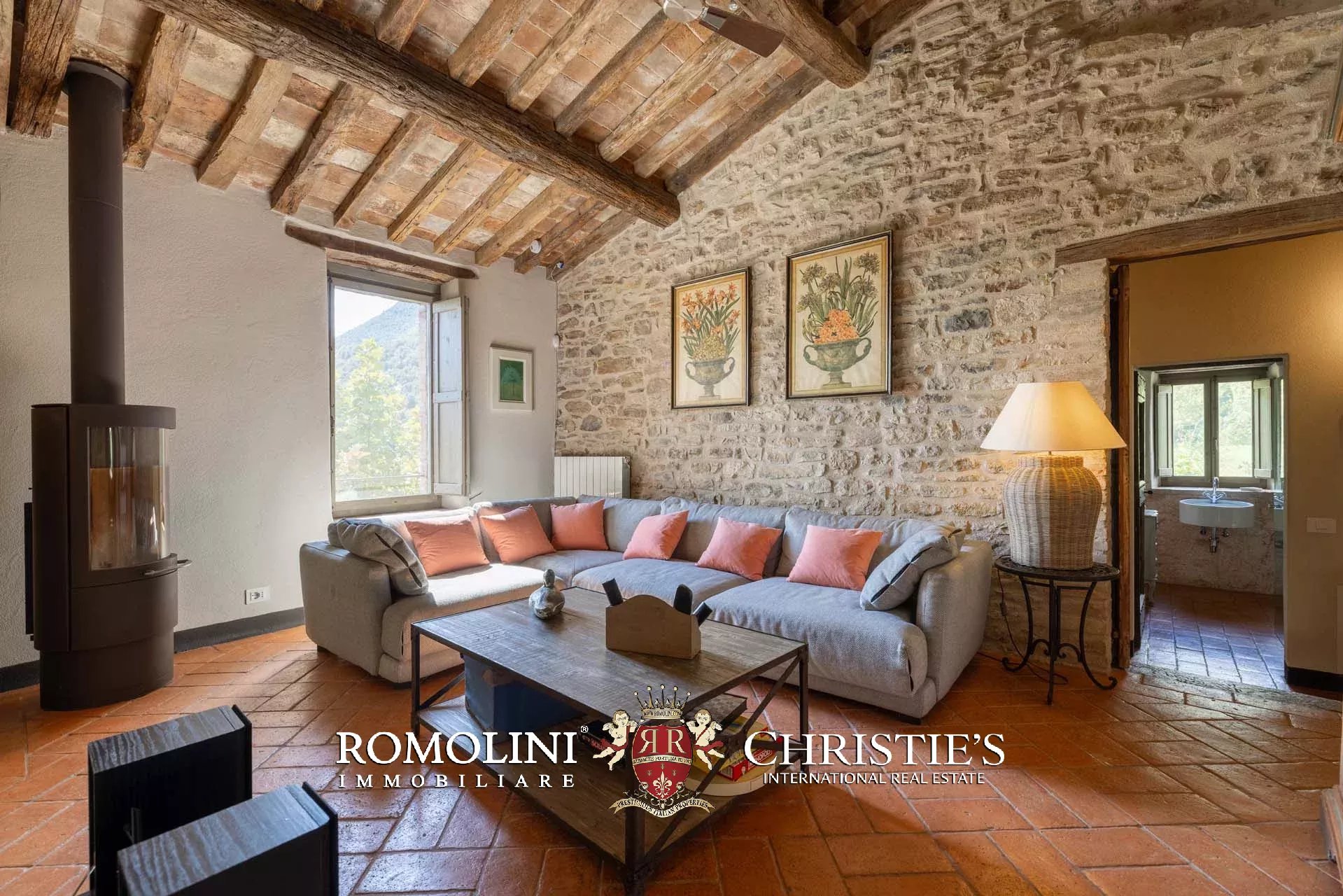 8 Bedroom Villa/Townhouse's Image 44