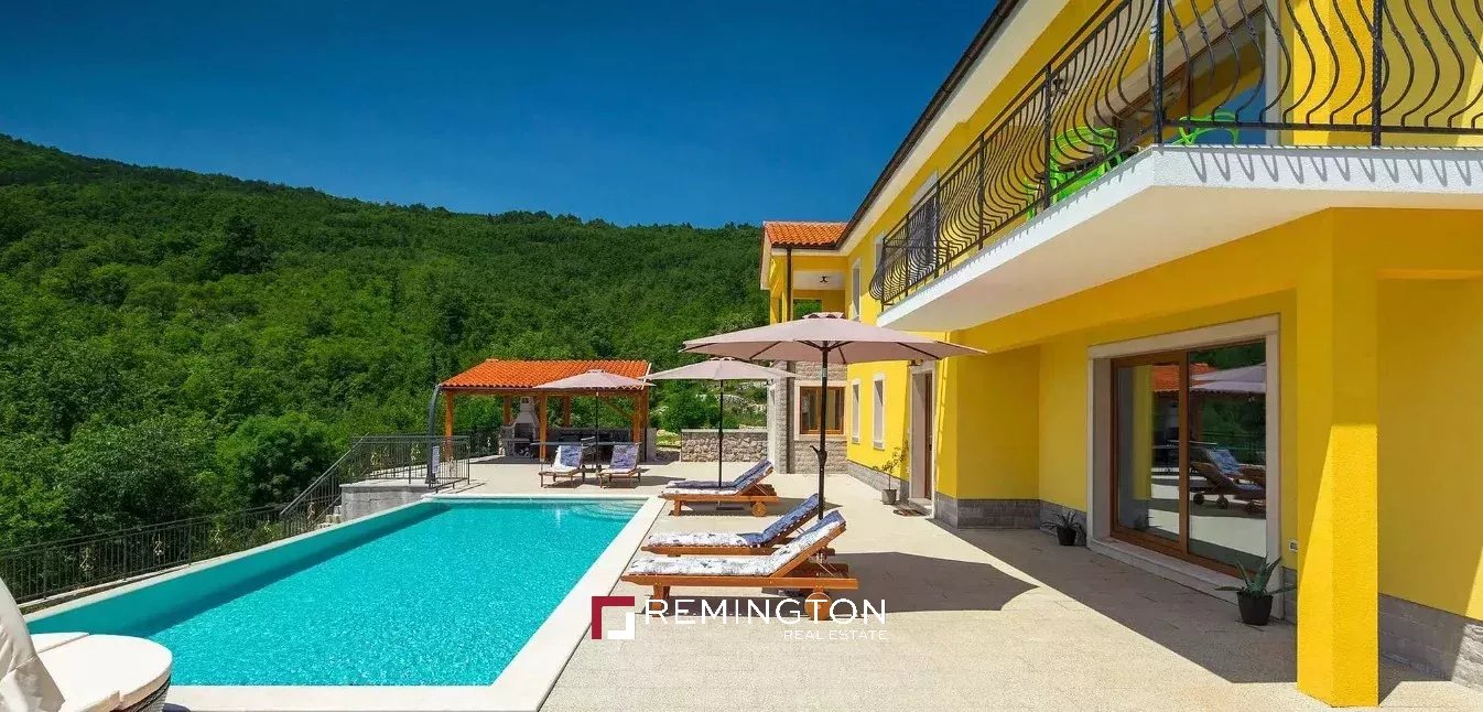 4 Bedroom Villa/Townhouse's Image 11