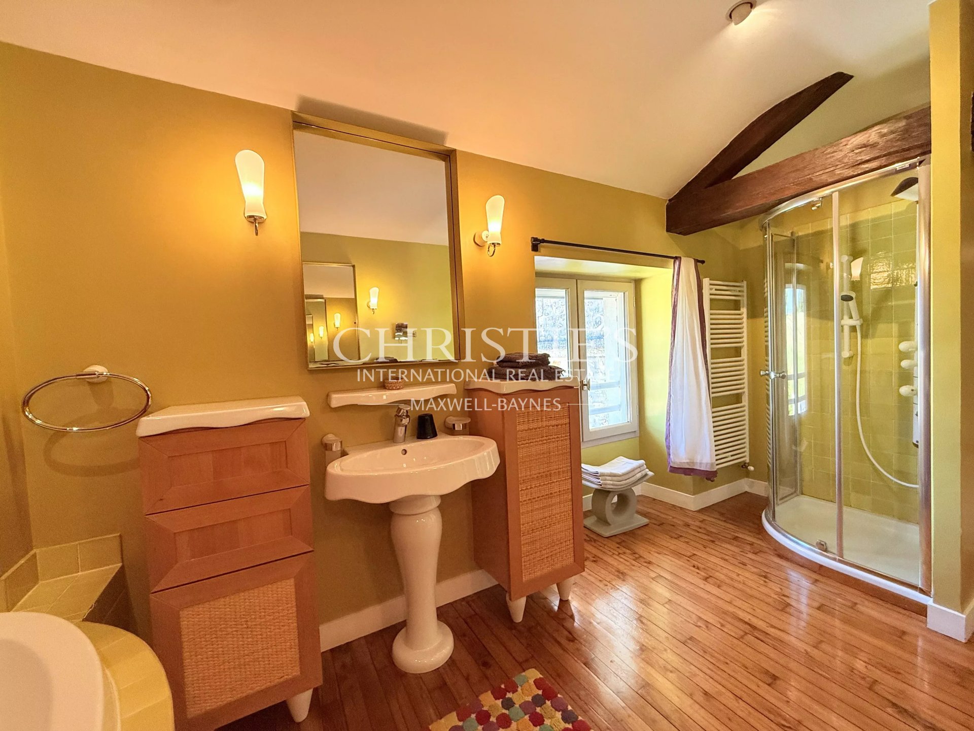 9 Bedroom Villa/Townhouse's Image 16