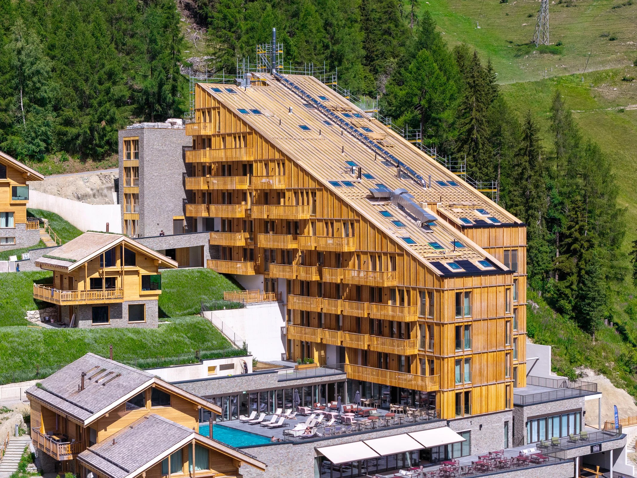GRIMENTZ - GUERNERES EXCLUSIVE LODGE - THE RESIDENCE WITH EXCLUSIVES SERVICES !