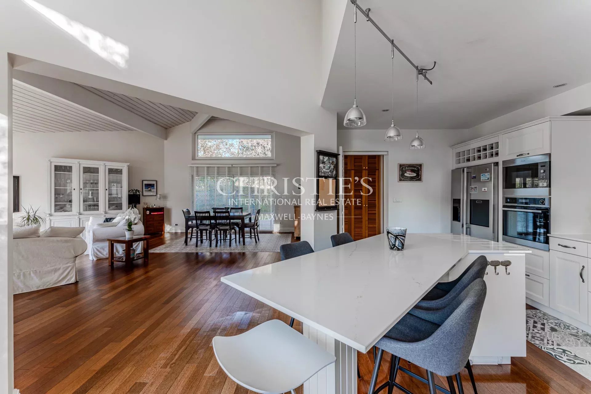 4 Bedroom Villa/Townhouse's Image 5