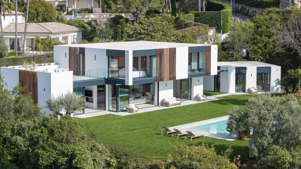 Luxury Villa Antibes: Magnificent Family Estate near Eden-Roc — photo 1