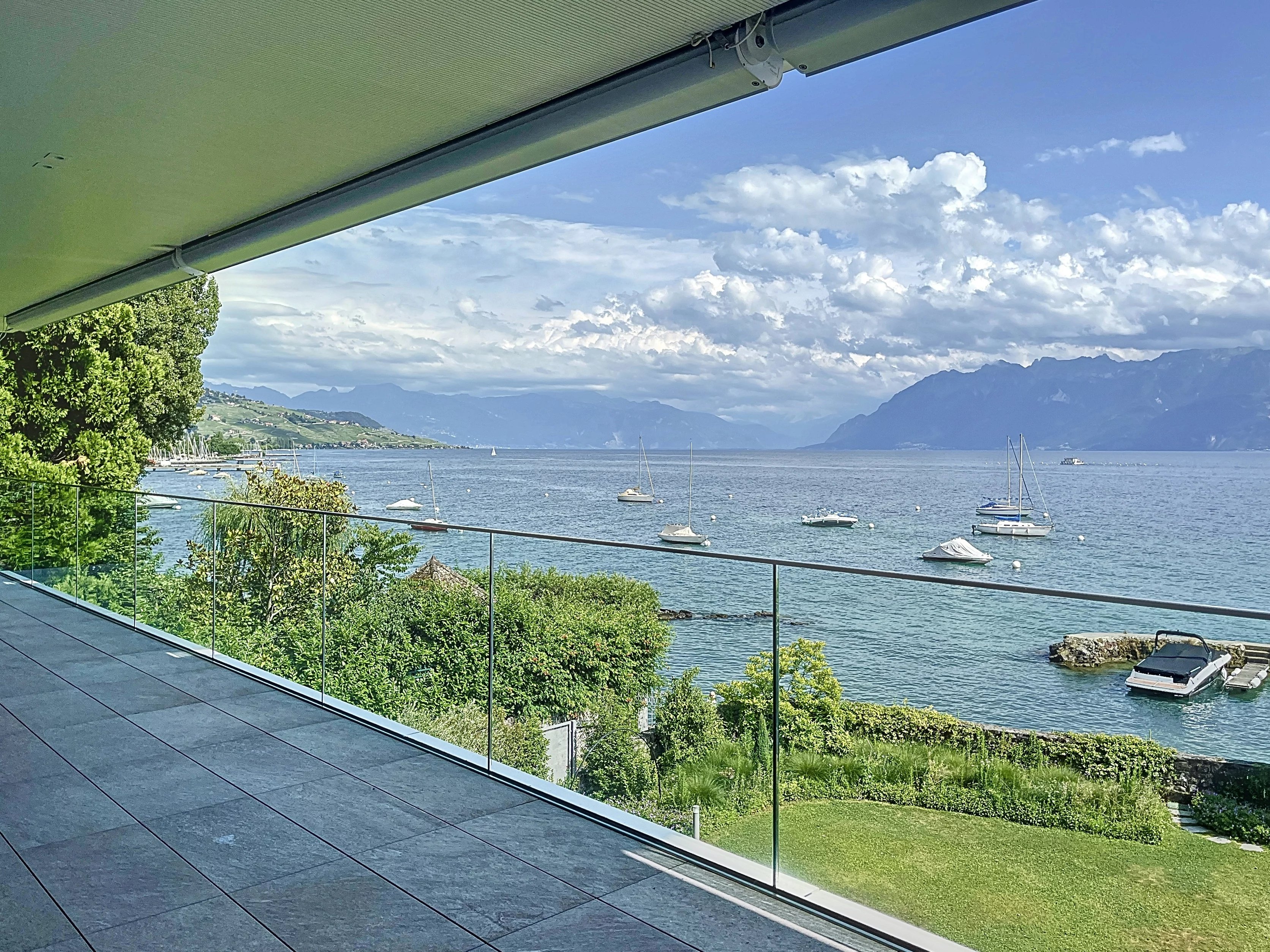 Un air de vacances avec vue lac à Pully - Appartement de 5,5 pièces