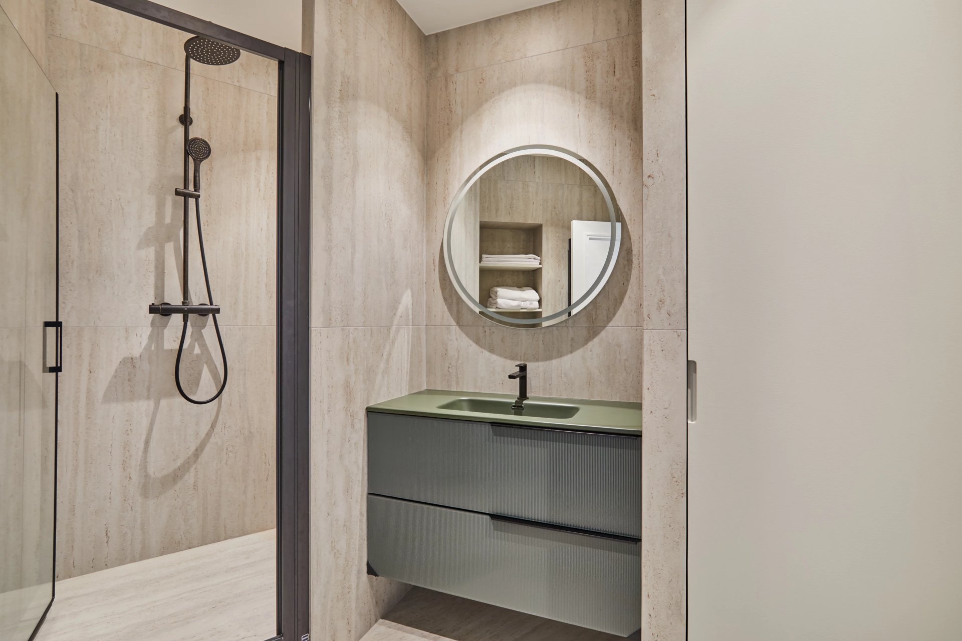 2 Bedroom Apartment/Flat's Image 3