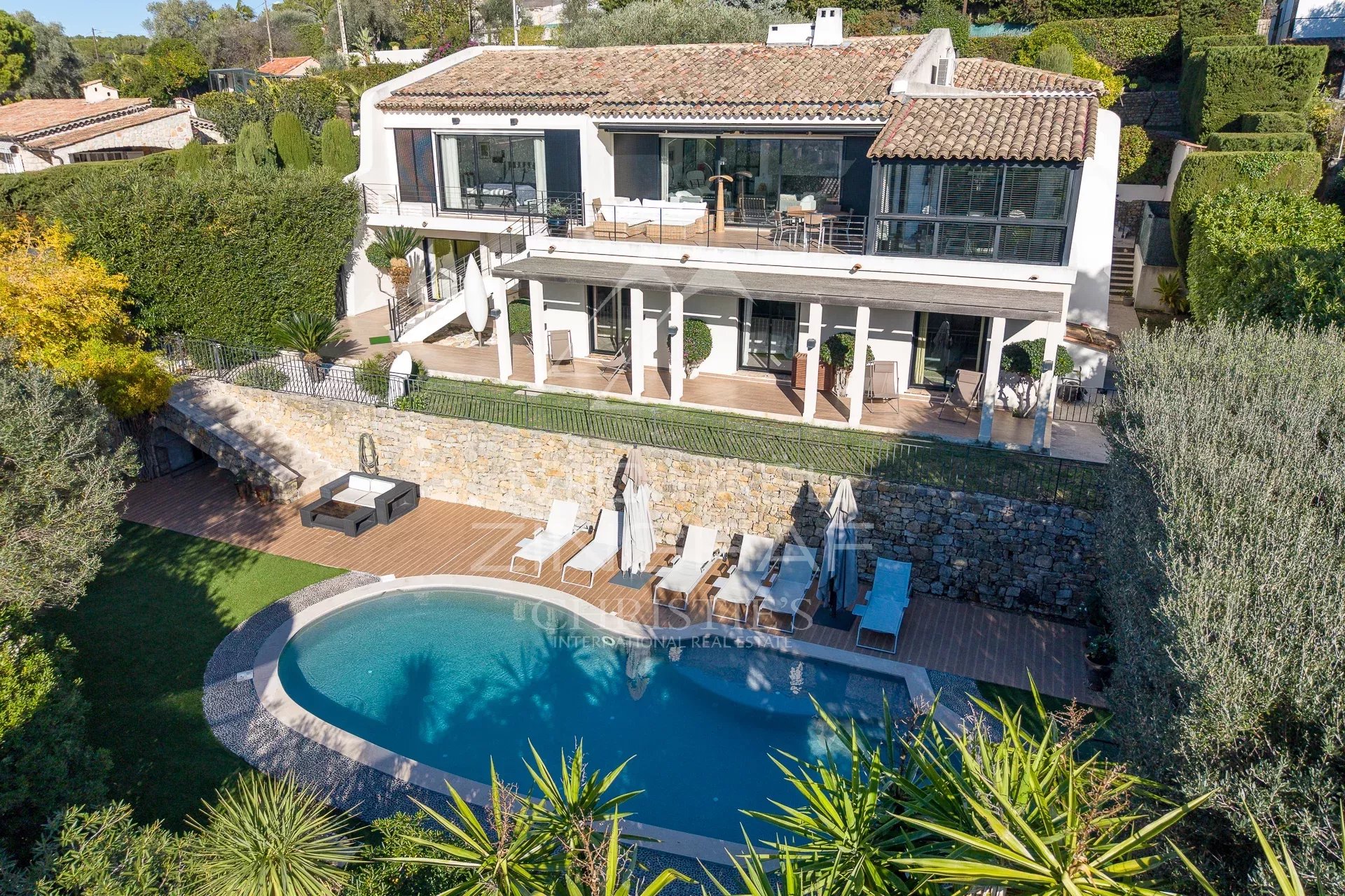 6 Bedroom Villa/Townhouse's Image 7