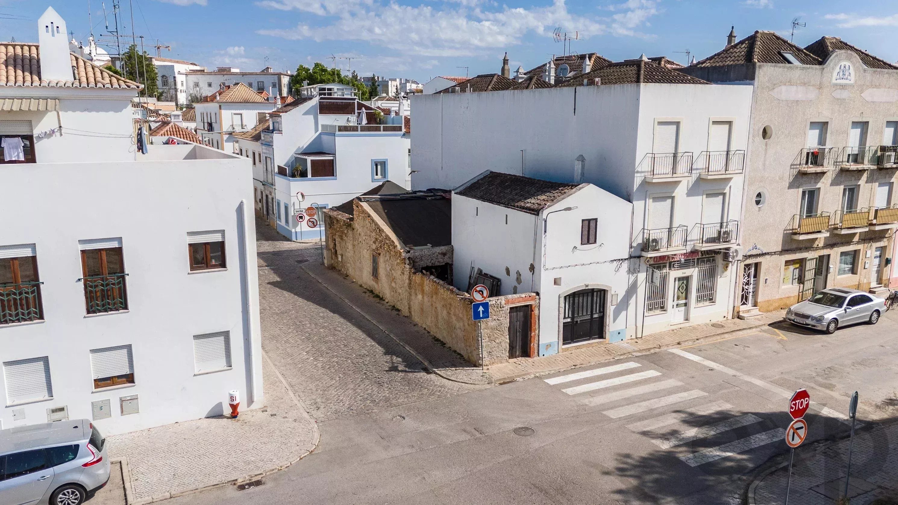 Charming House with Approved Reconstruction Project in Tavira Historic Centre 86993556 image 8