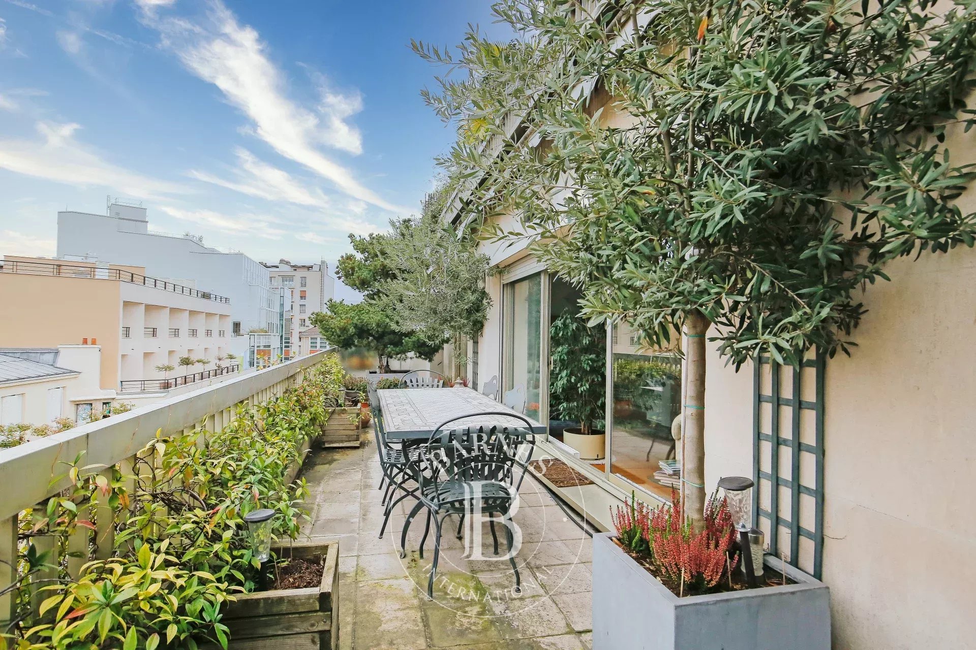 Exclusive - Paris 16 - Victor Hugo -- Apartment with a terrace - 2 or 3 bedrooms