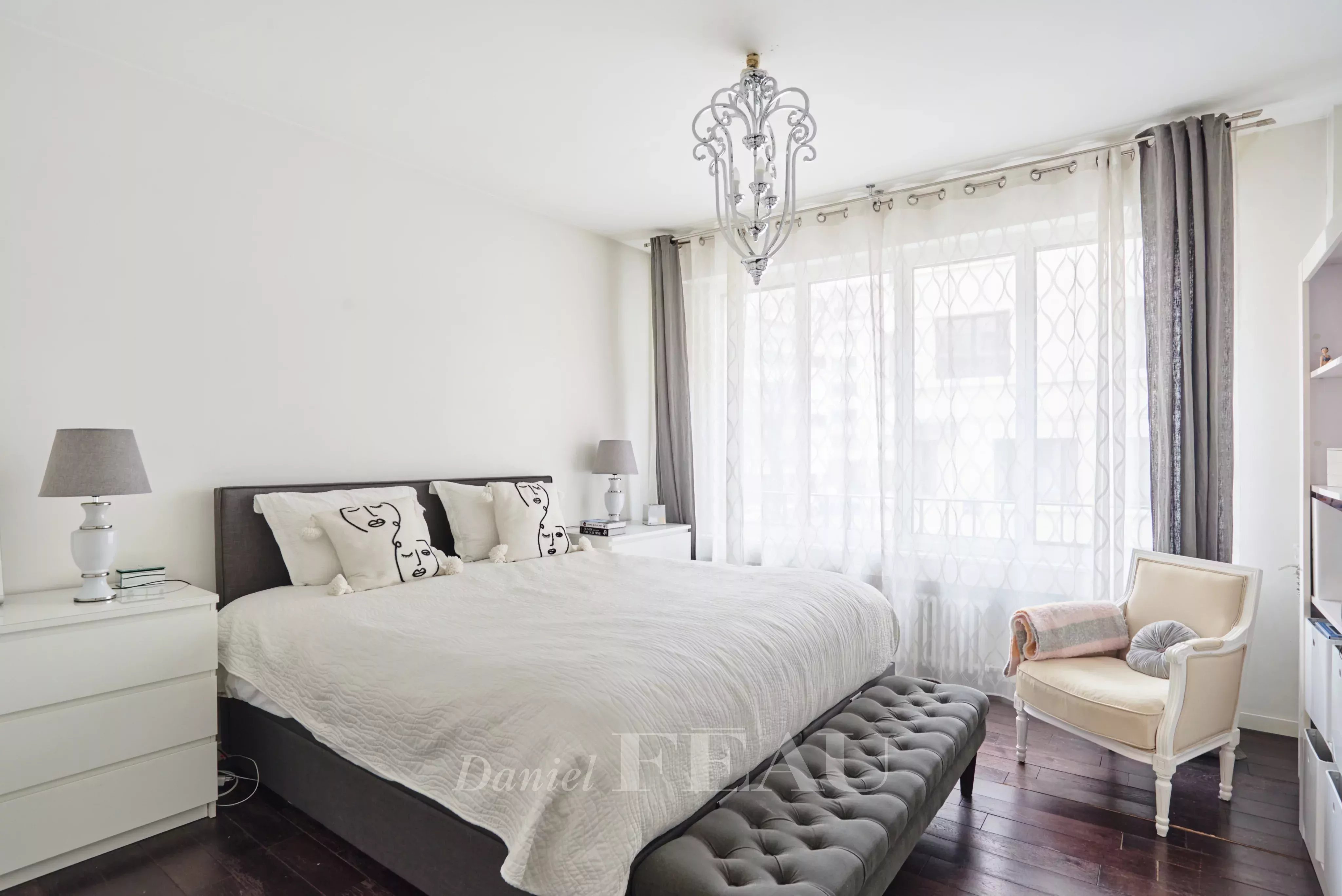Sale Apartment Paris 16th