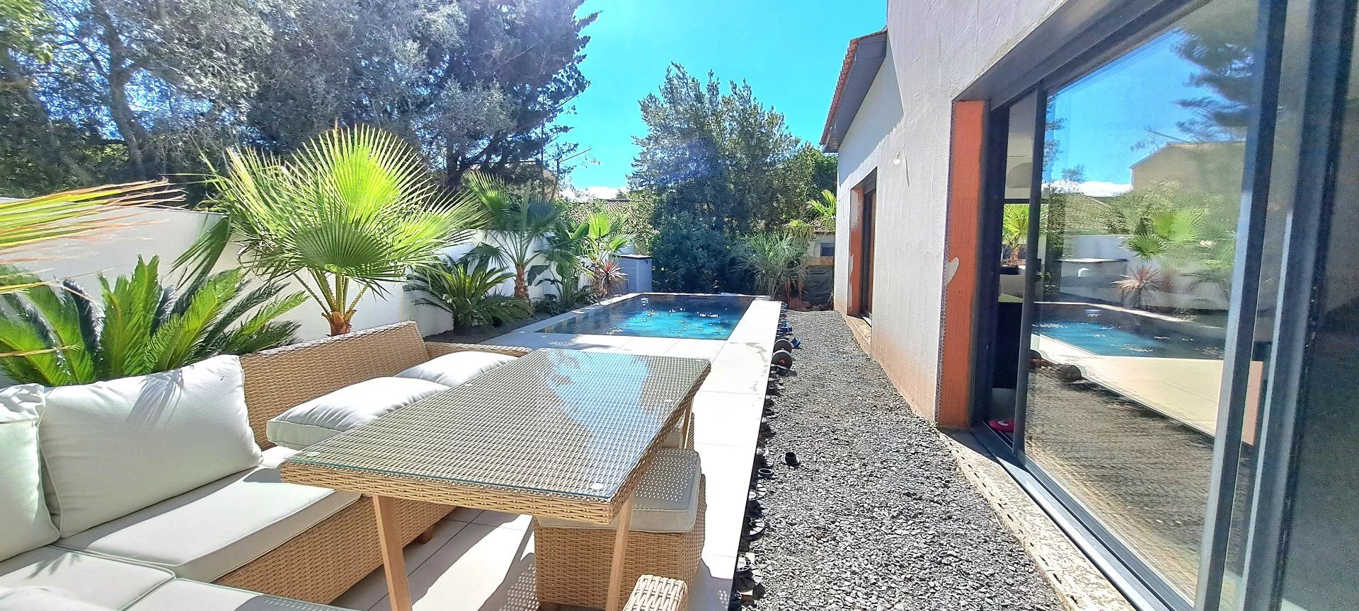 Agde 34300 quartier tranquille proche des commodités Villa individuelle de 4/5 pièces avec jardin et piscine