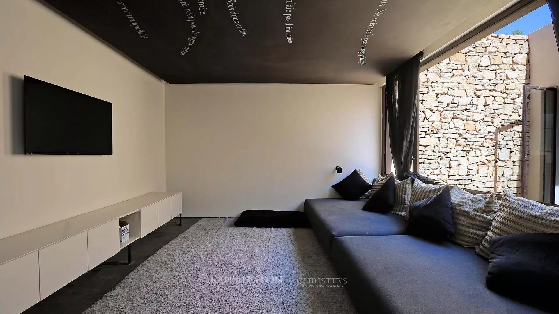6 Bedroom Villa/Townhouse's Image 18