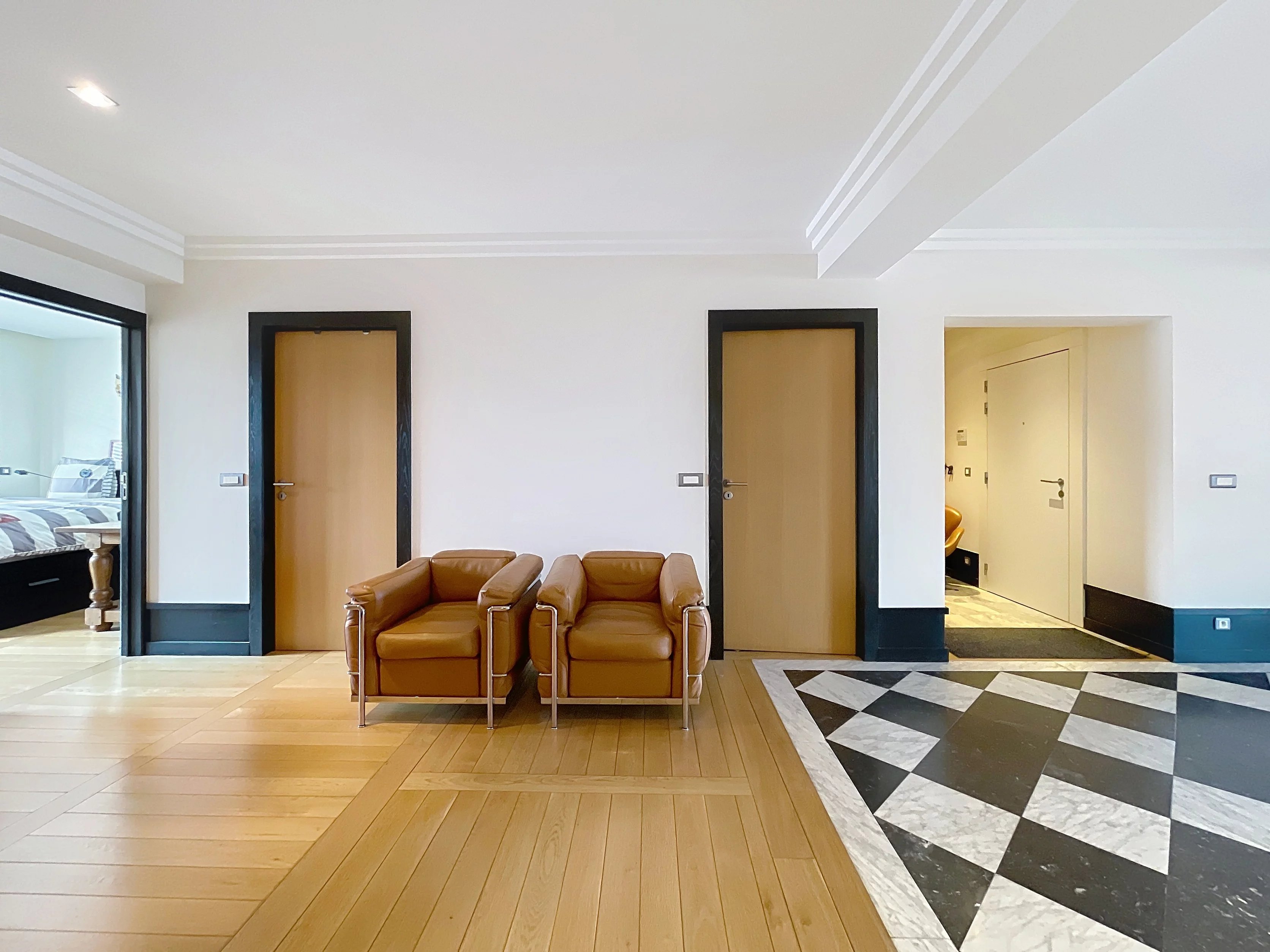 Avenue Louise/ Etangs dIxelles- Appartement de standing - Garage