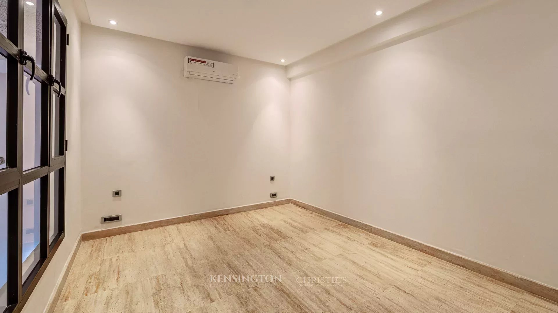 2 Bedroom Apartment/Flat's Image 8