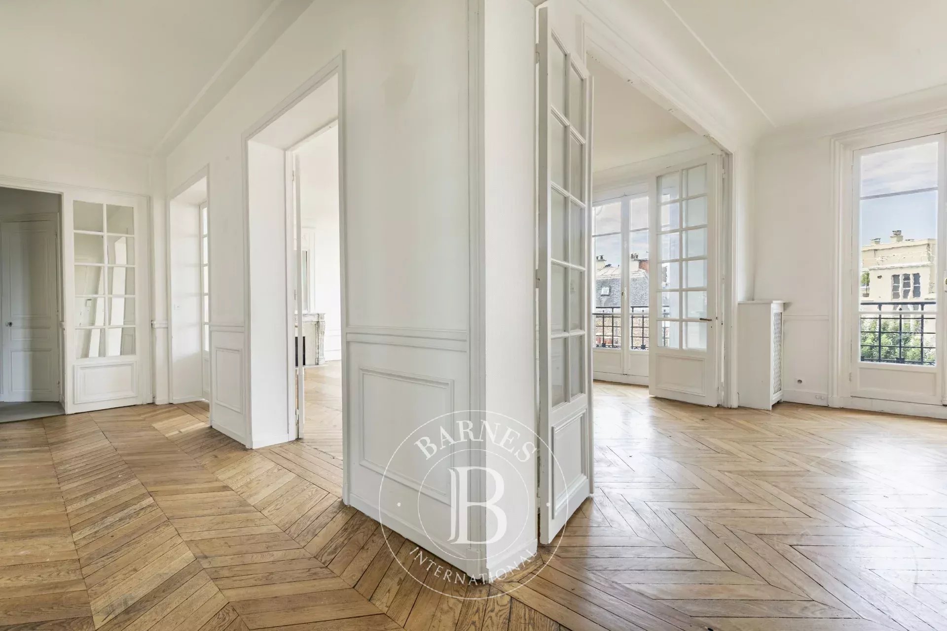 Paris  - Appartement 5 Pi&egrave;ces 3 Chambres - picture 4