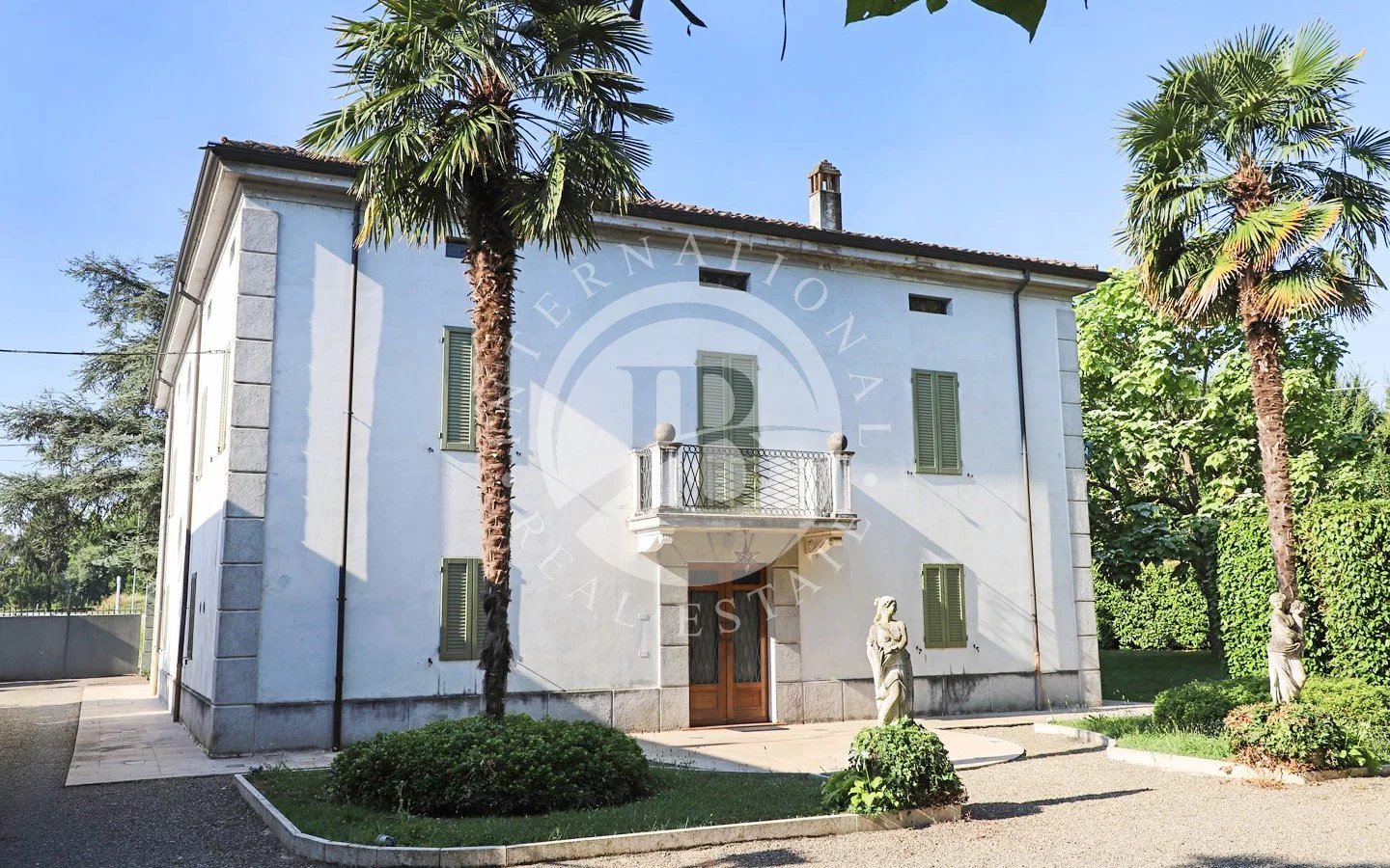 Villa in Parma - view 1