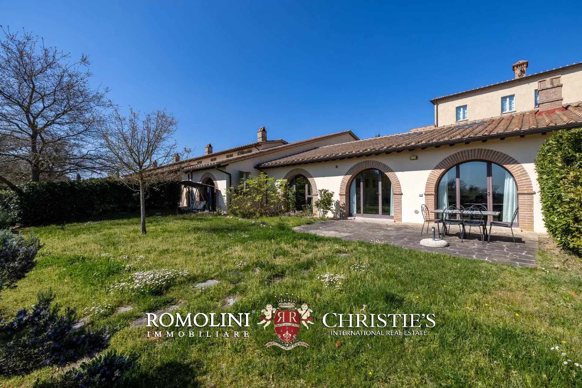 LUXUSANLAGE MIT 19 WOHNUNGEN IN DER TOSKANA, VAL D'ORCIA