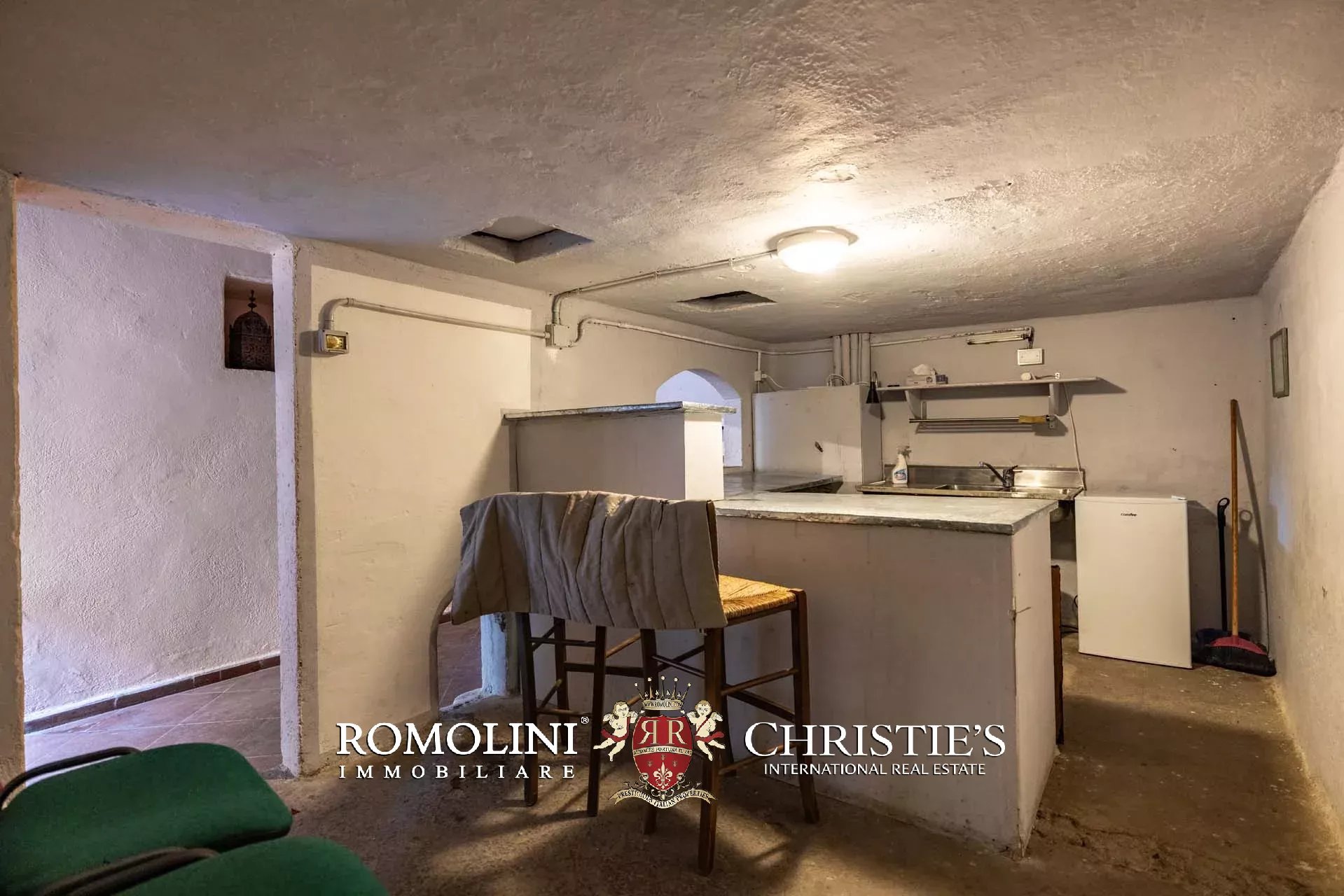 10 Bedroom Villa/Townhouse's Image 77