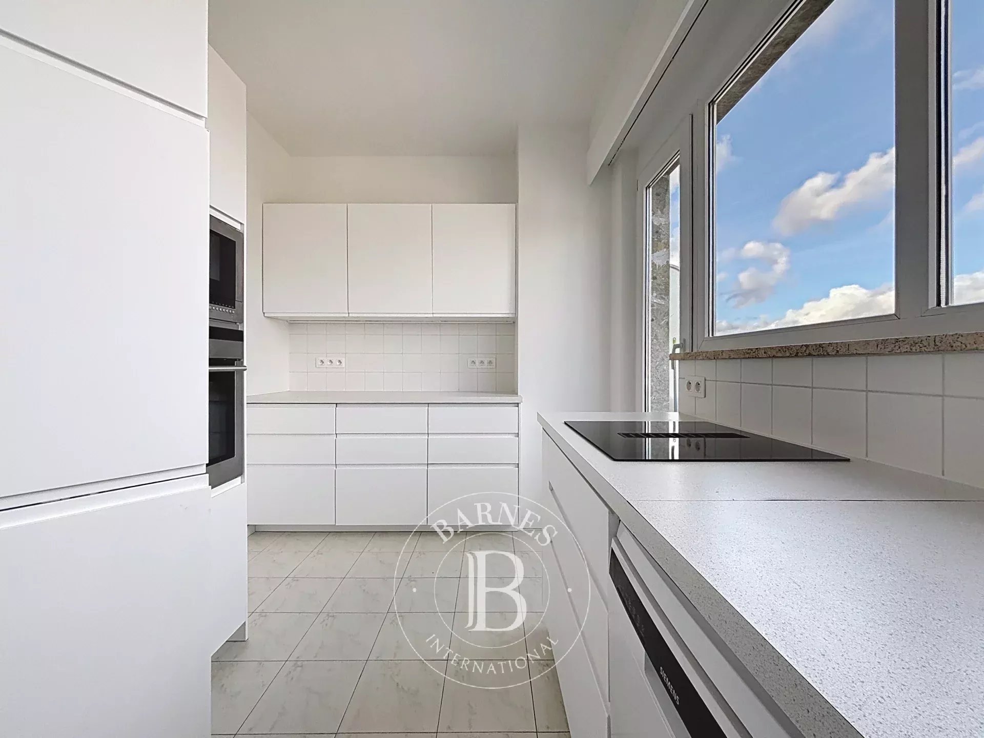Ixelles- Penthouse 149m2 3 bedrooms- terrace-Parking
