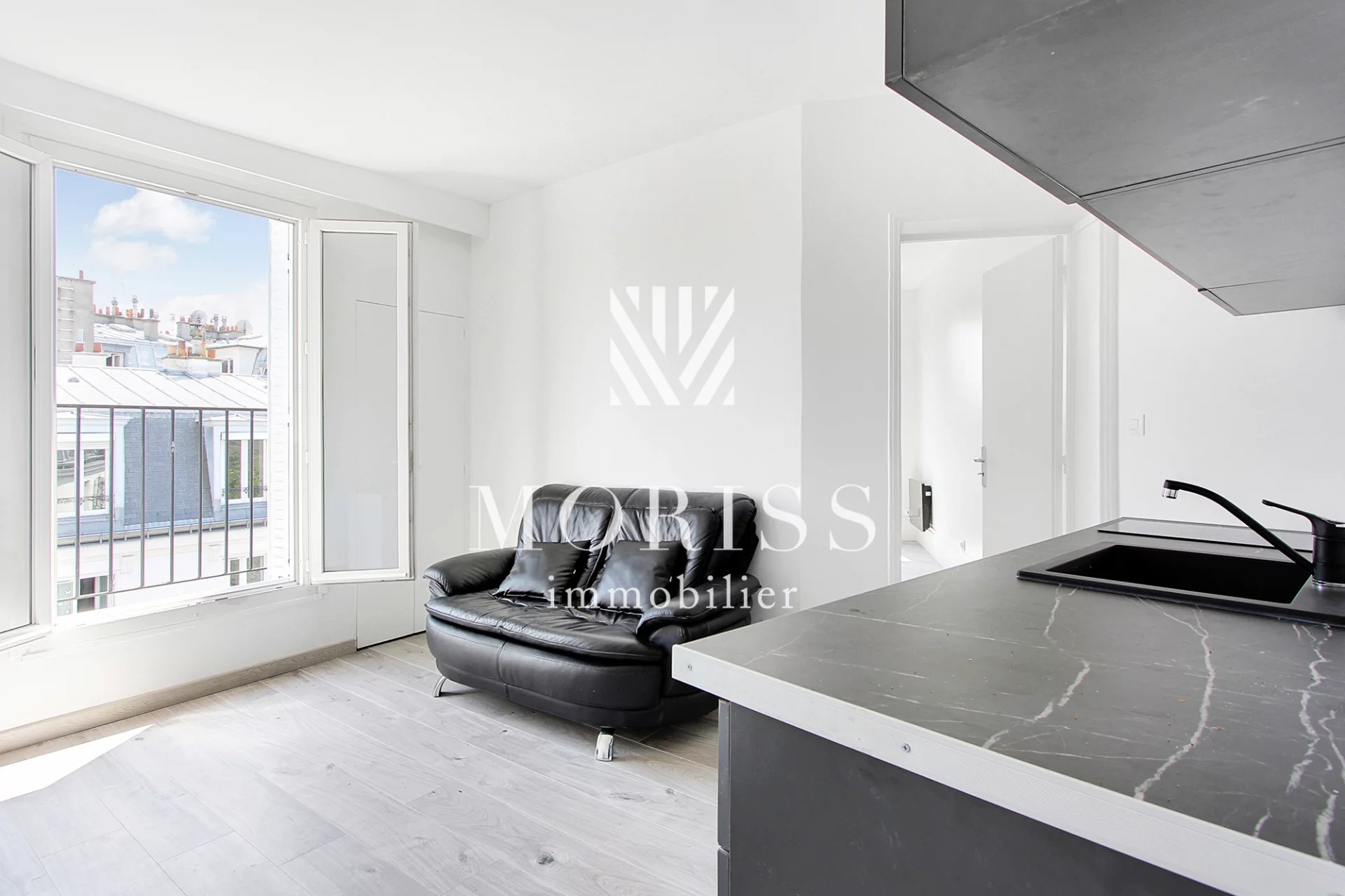 CHAMPS DE MARS - APPARTEMENT 2 PIECES DERNIER ETAGE 26 m2 - Image Array