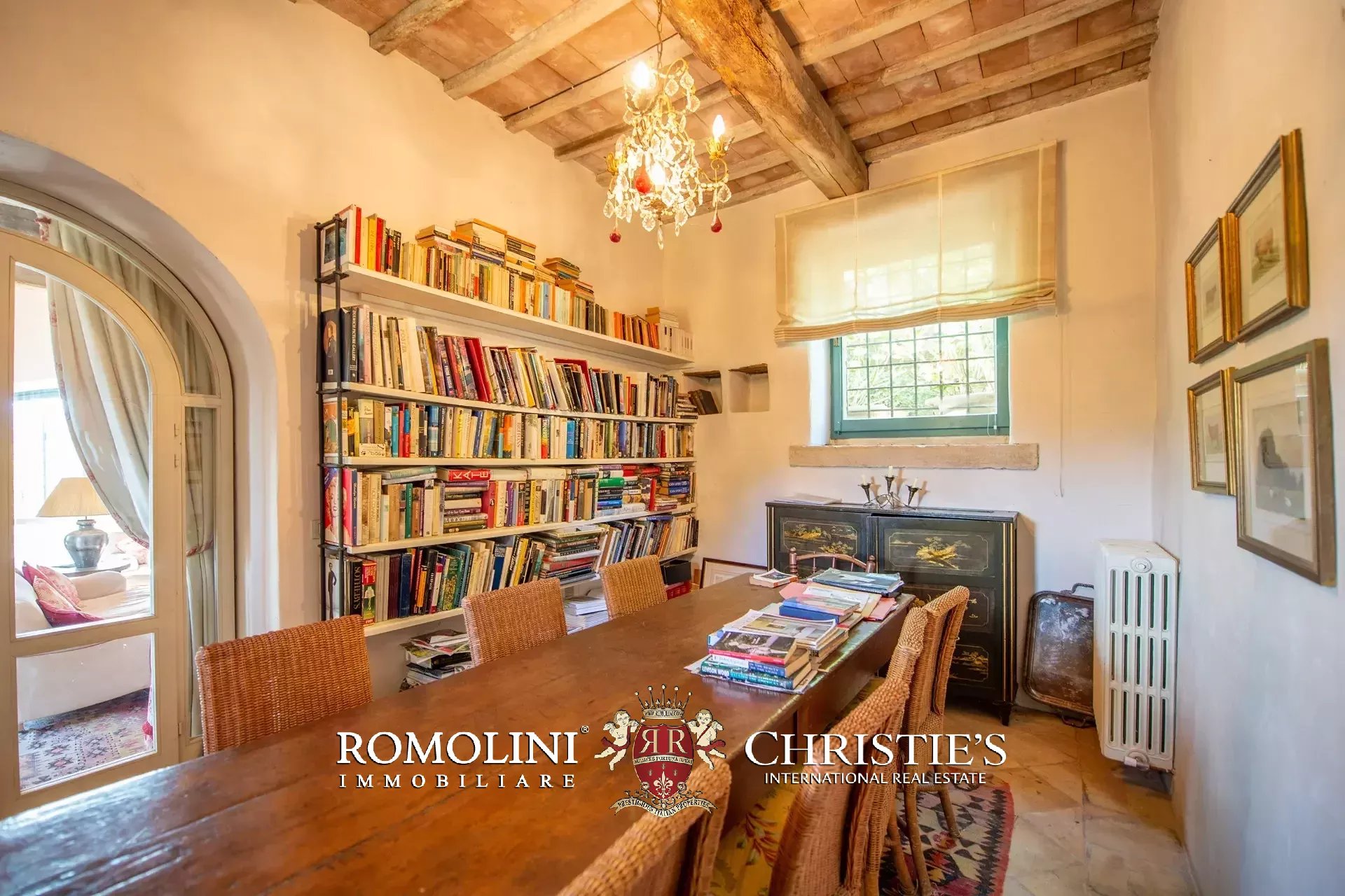 11 Bedroom Villa/Townhouse's Image 27