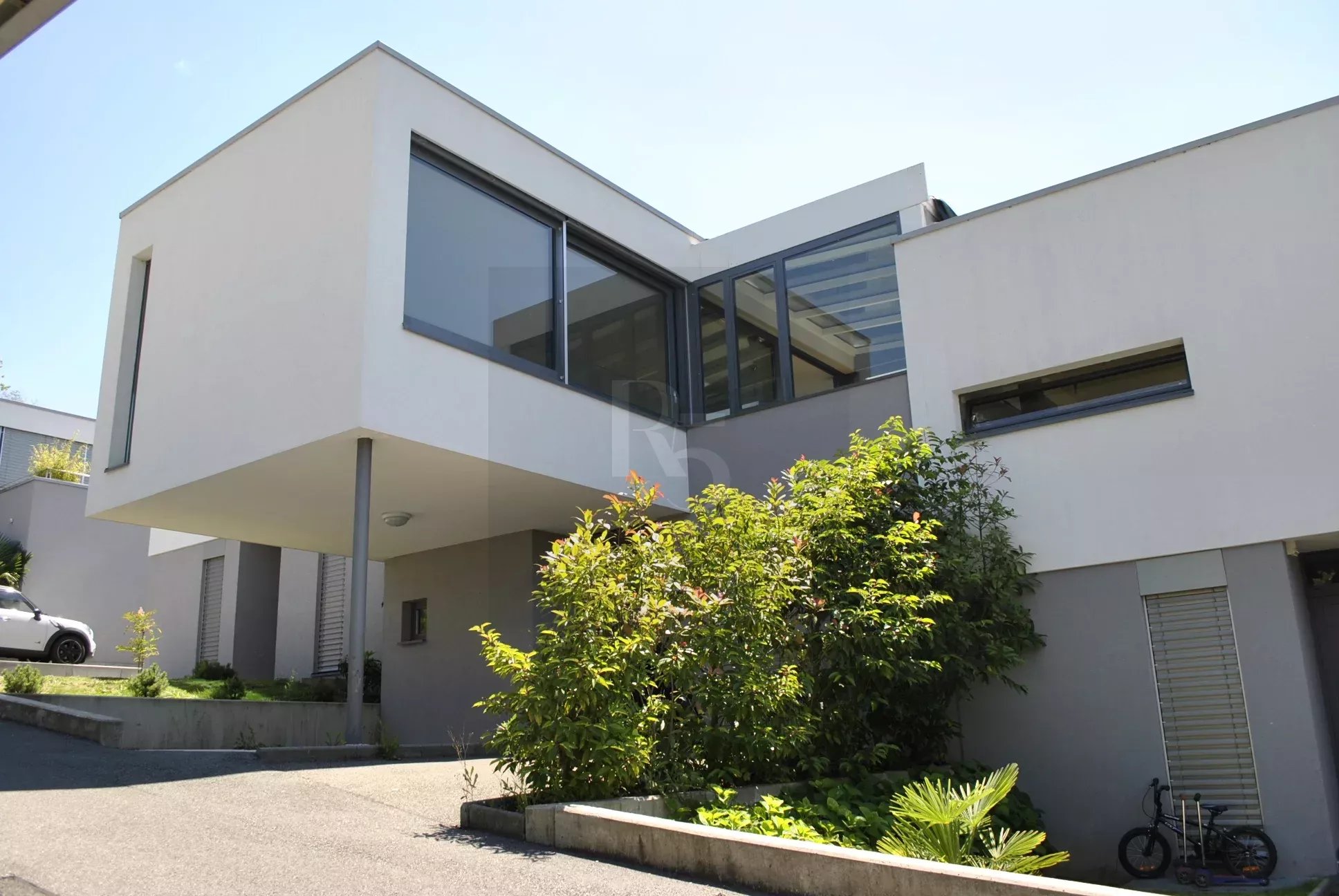 Contemporary terraced house in Hermance — photo 1