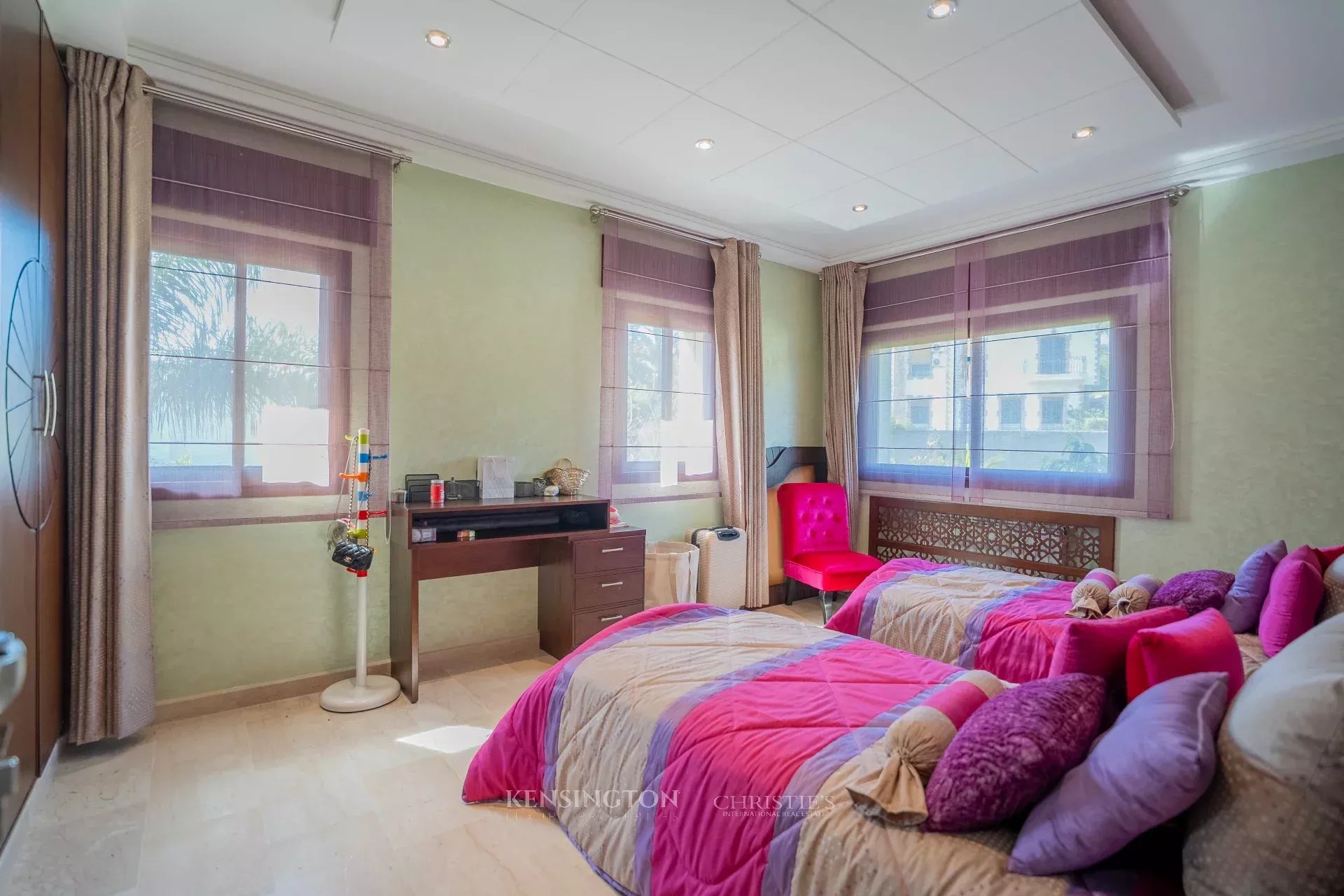 6 Bedroom Villa/Townhouse's Image 21