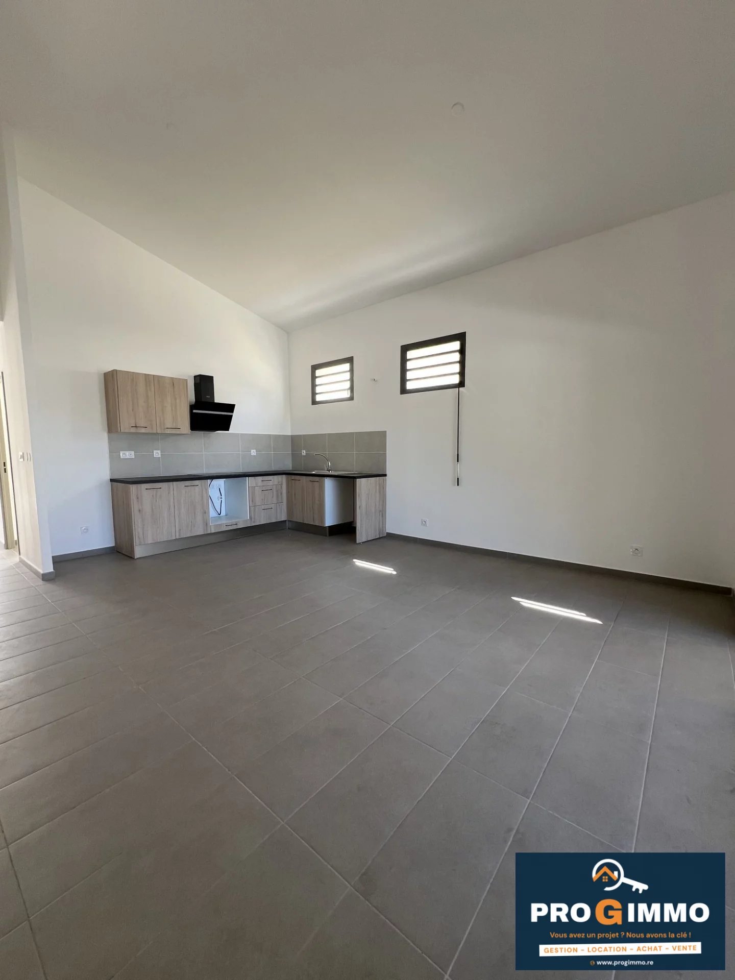 A LOUER APPARTEMENT T3 - HYPER CENTRE VILLE ST JOSEPH