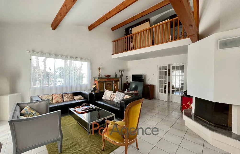 MAISON D'ARCHITECTE AVEC PISCINE