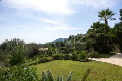 VCharming villa in a green setting with panoramic views — photo 5 of 5