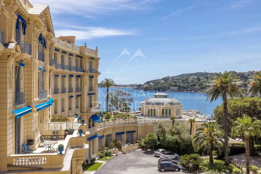 Apartment for sale in Beaulieu sur mer — Beaulieu-sur-Mer - 4-room apartment on the ground floor - Prestigious Belle Epoque residence