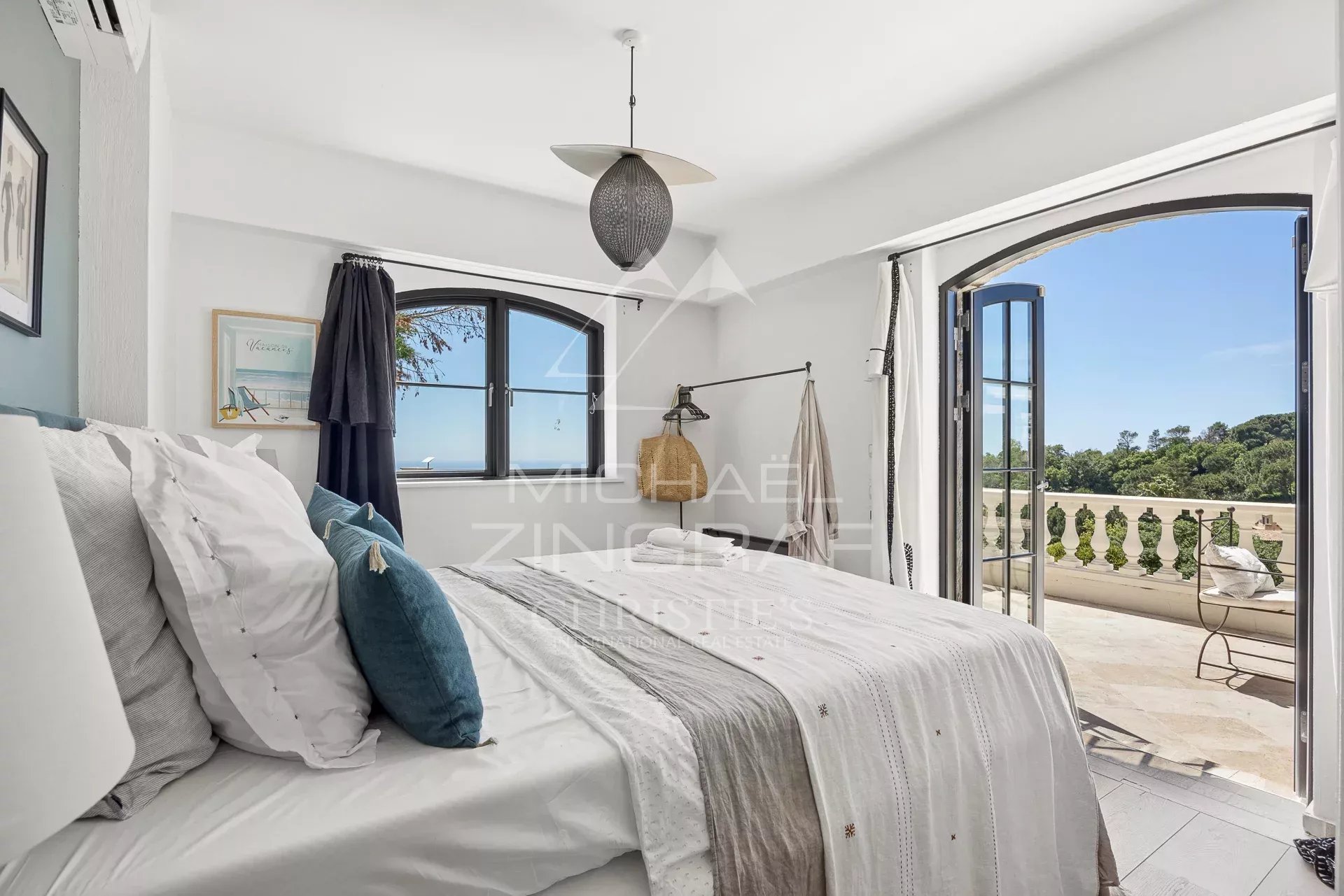 4 Bedroom Villa/Townhouse's Image 6