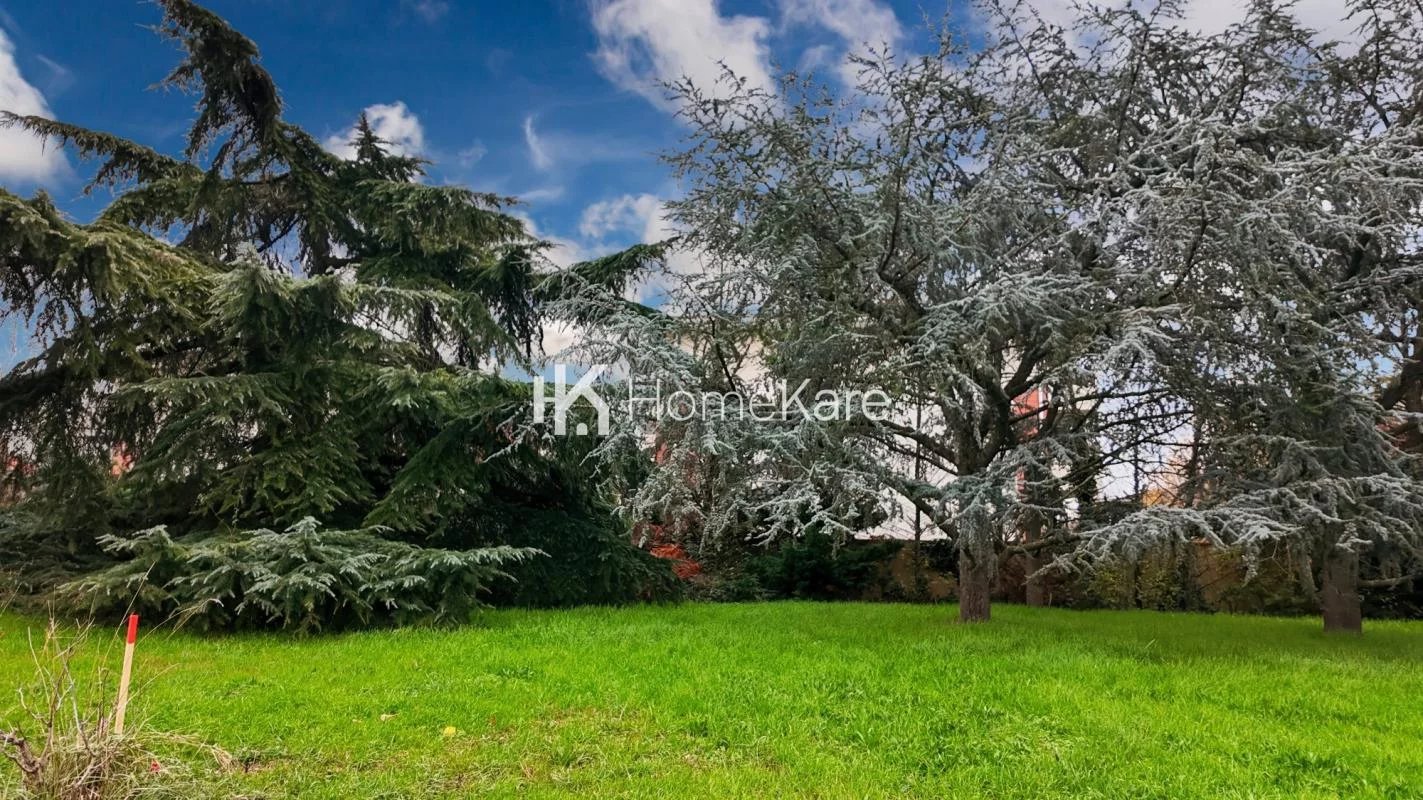 TERRAIN CONSTRUCTIBLE aux multiples possibilités