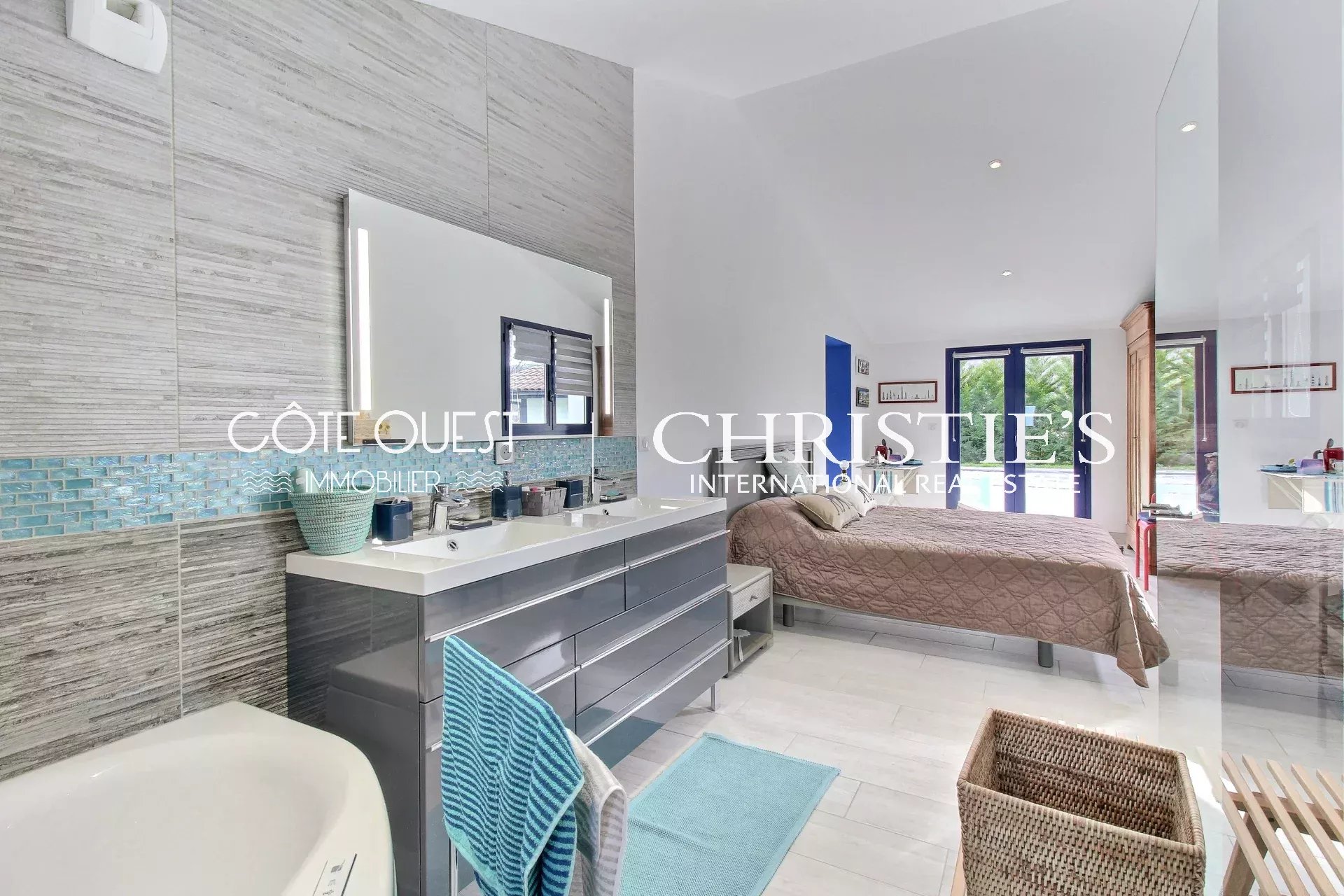 4 Bedroom Villa/Townhouse's Image 10