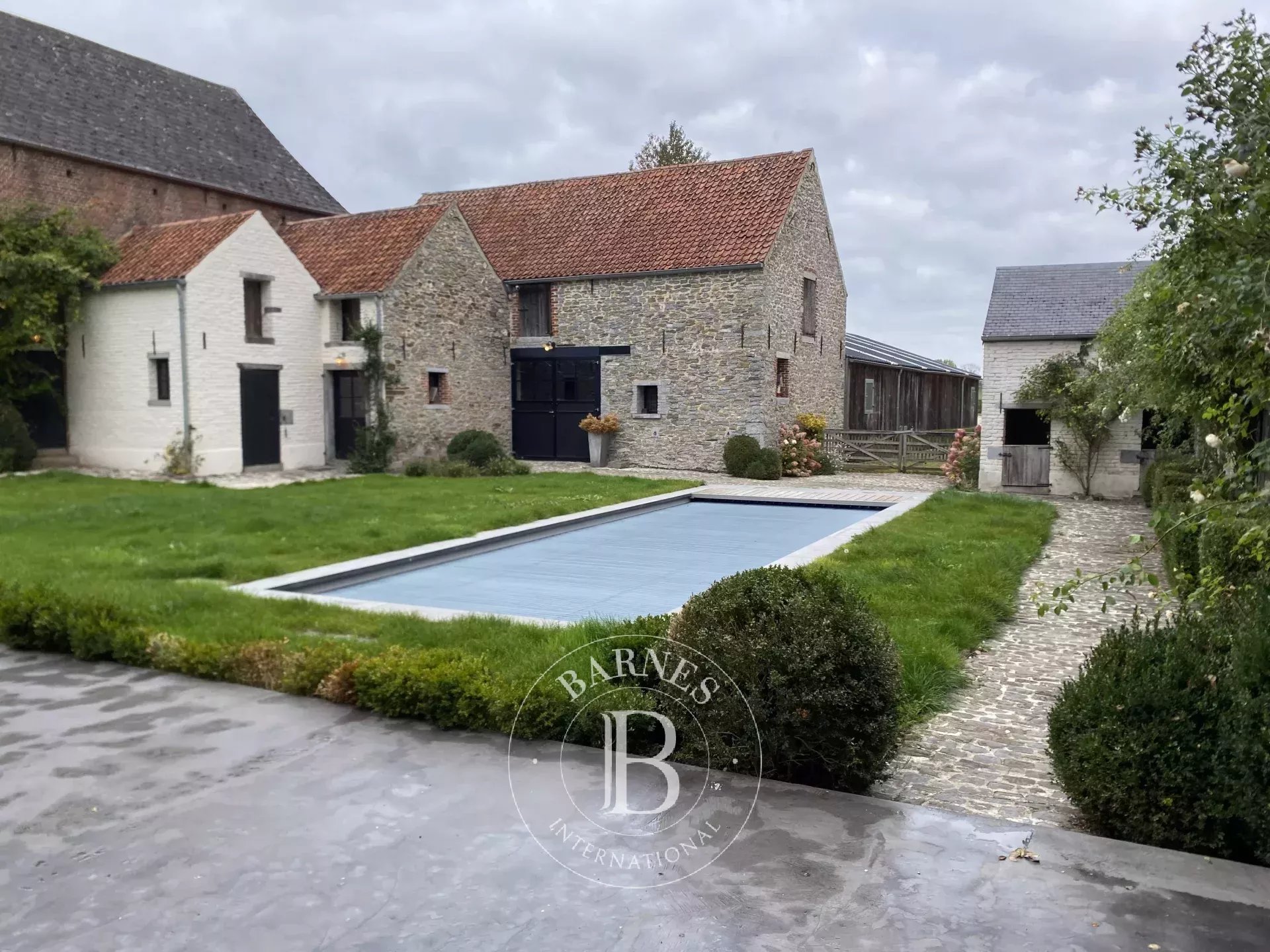 Feluy - Renovated farmhouse with stables, meadows and easy access to the E19