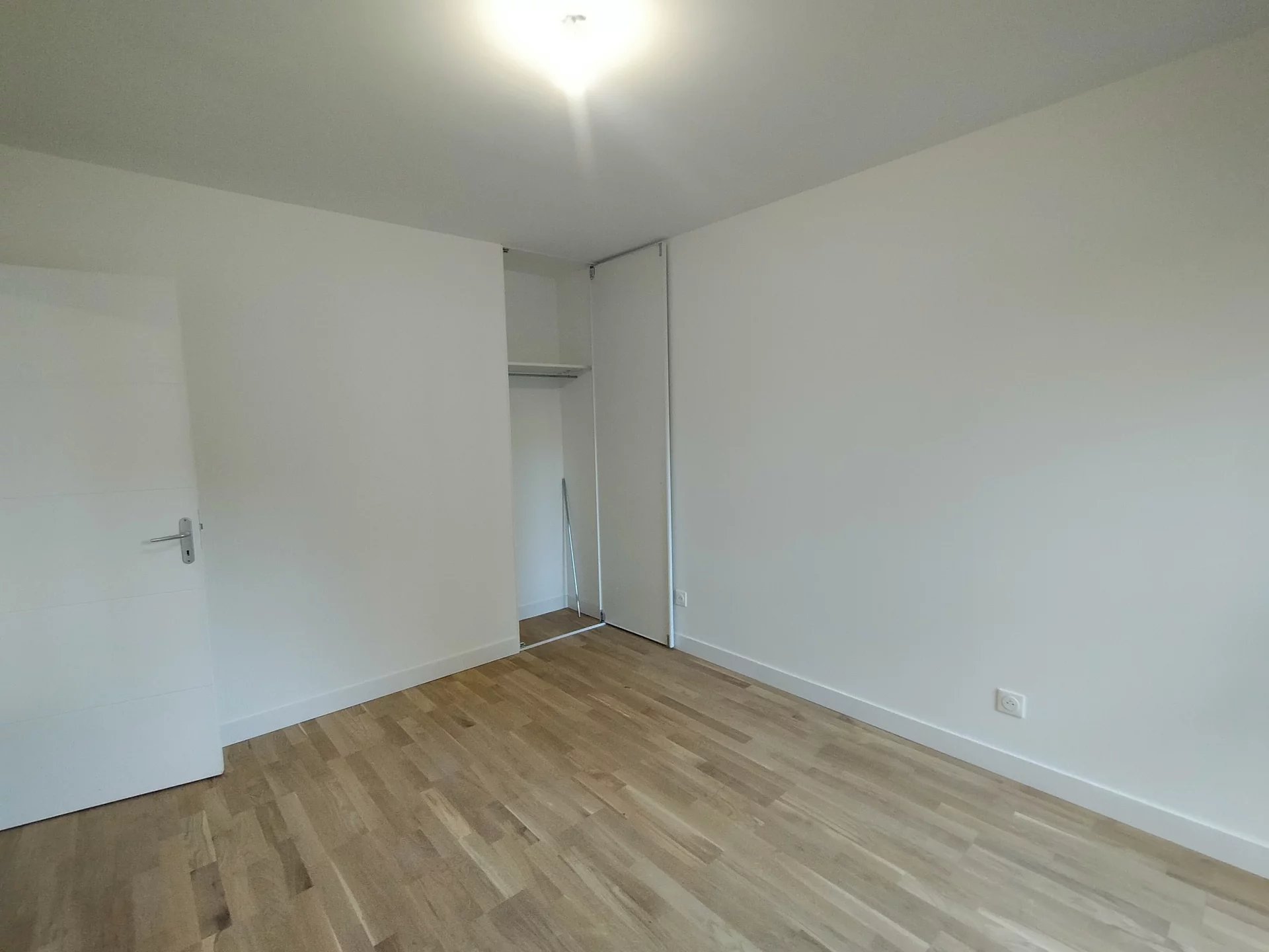 7932591 Location Champagne-au-Mont-d’Or