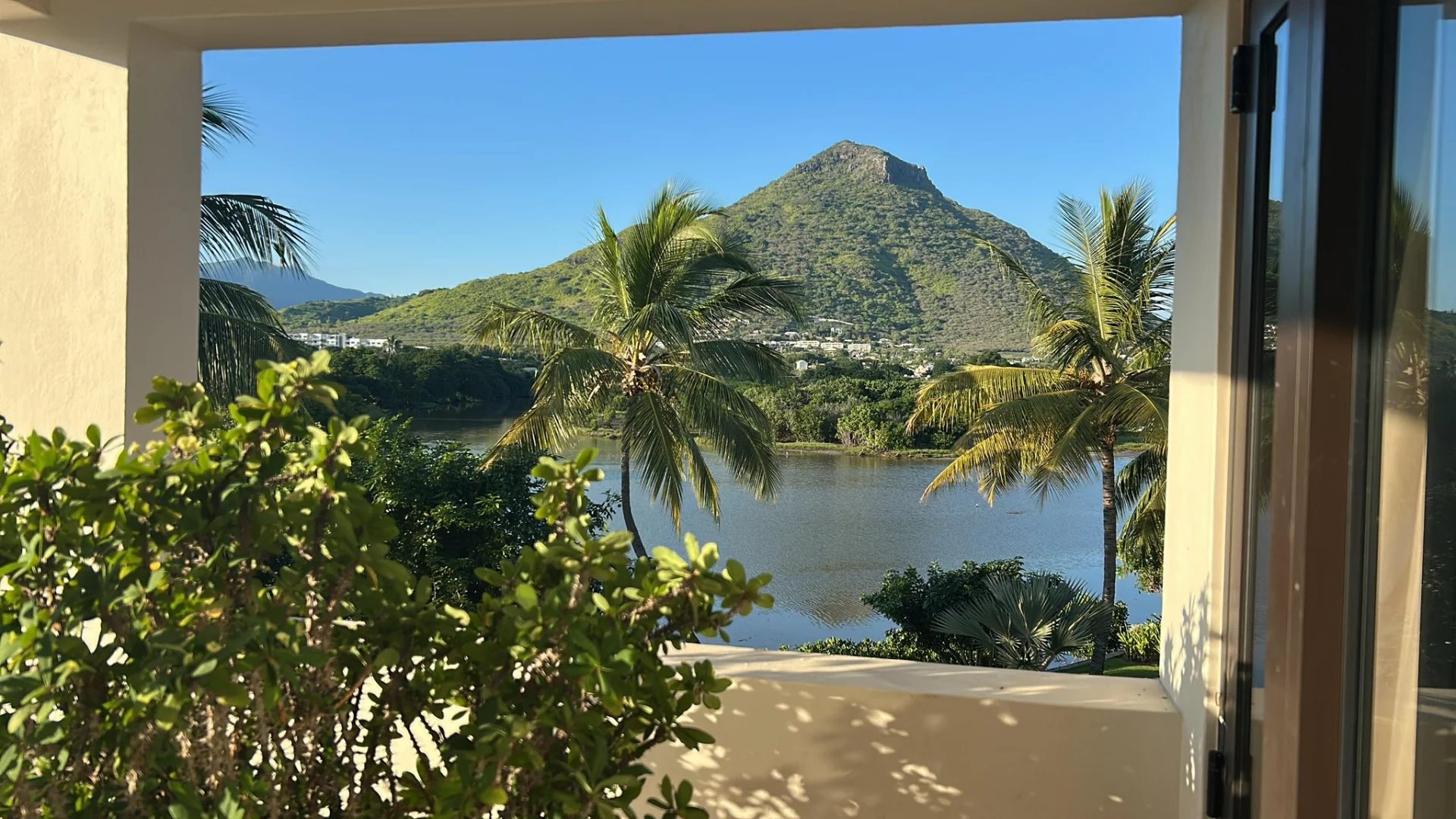 Exceptional 4 bedrooms Seaview Penthouse in Tamarin