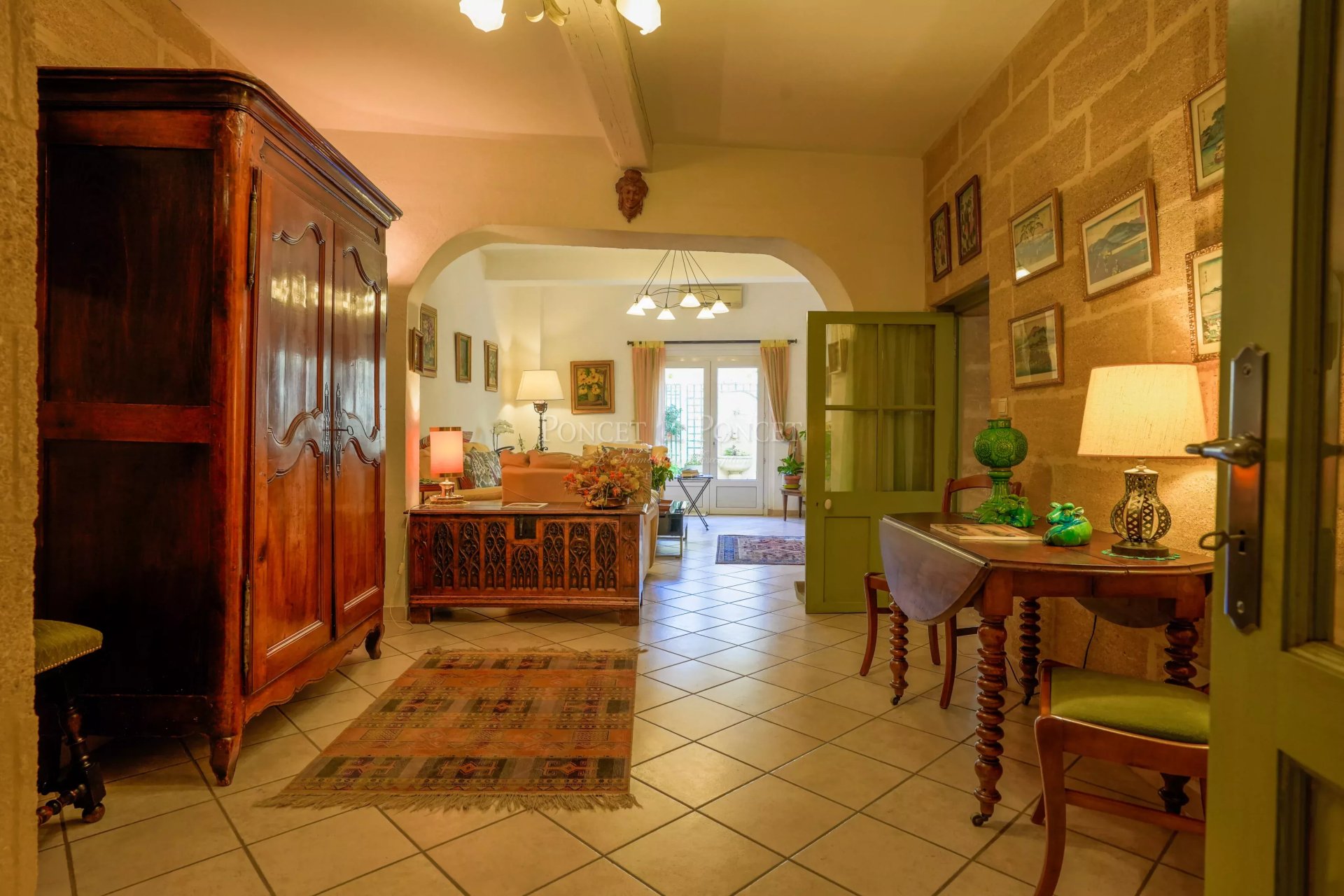 4 Bedroom Villa/Townhouse's Image 3