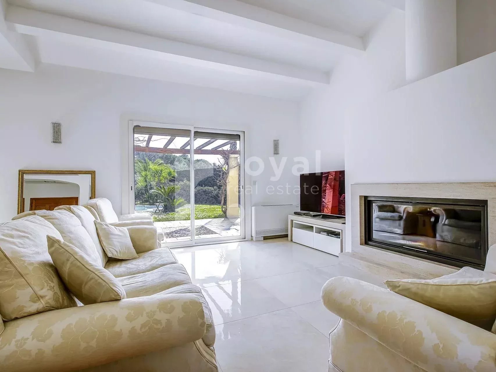 Villa avec jardin et piscine — photo 11