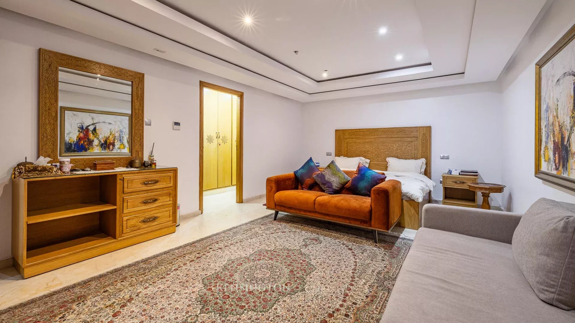7 Bedroom Villa/Townhouse's Image 26