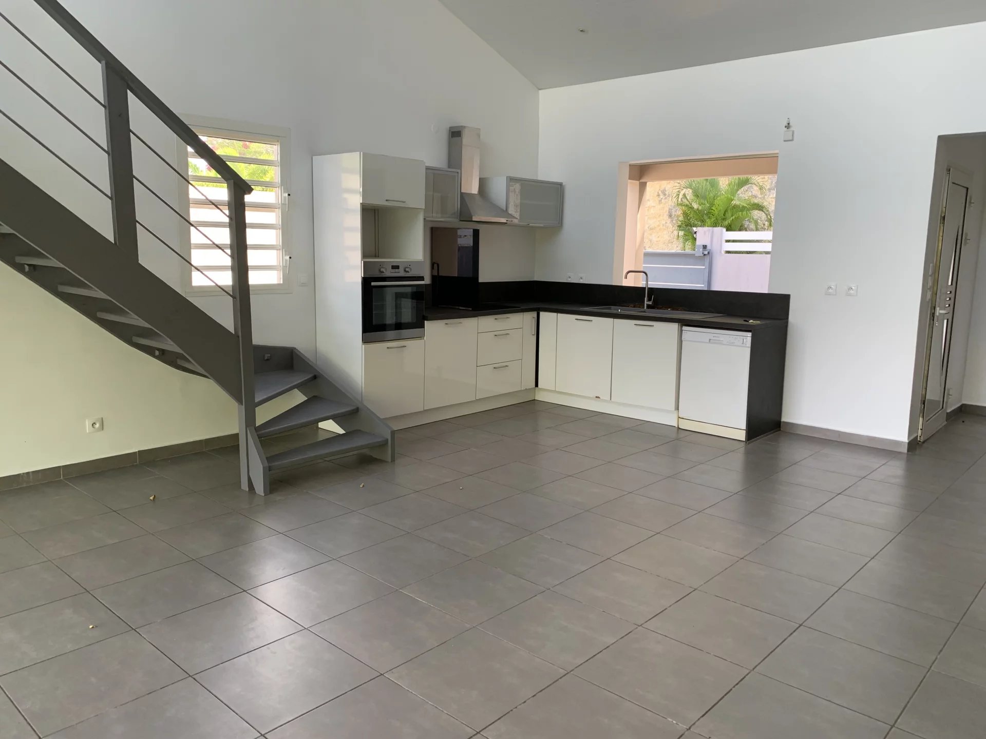 BELLE VILLA T5 RECENTE AVEC PISCINE