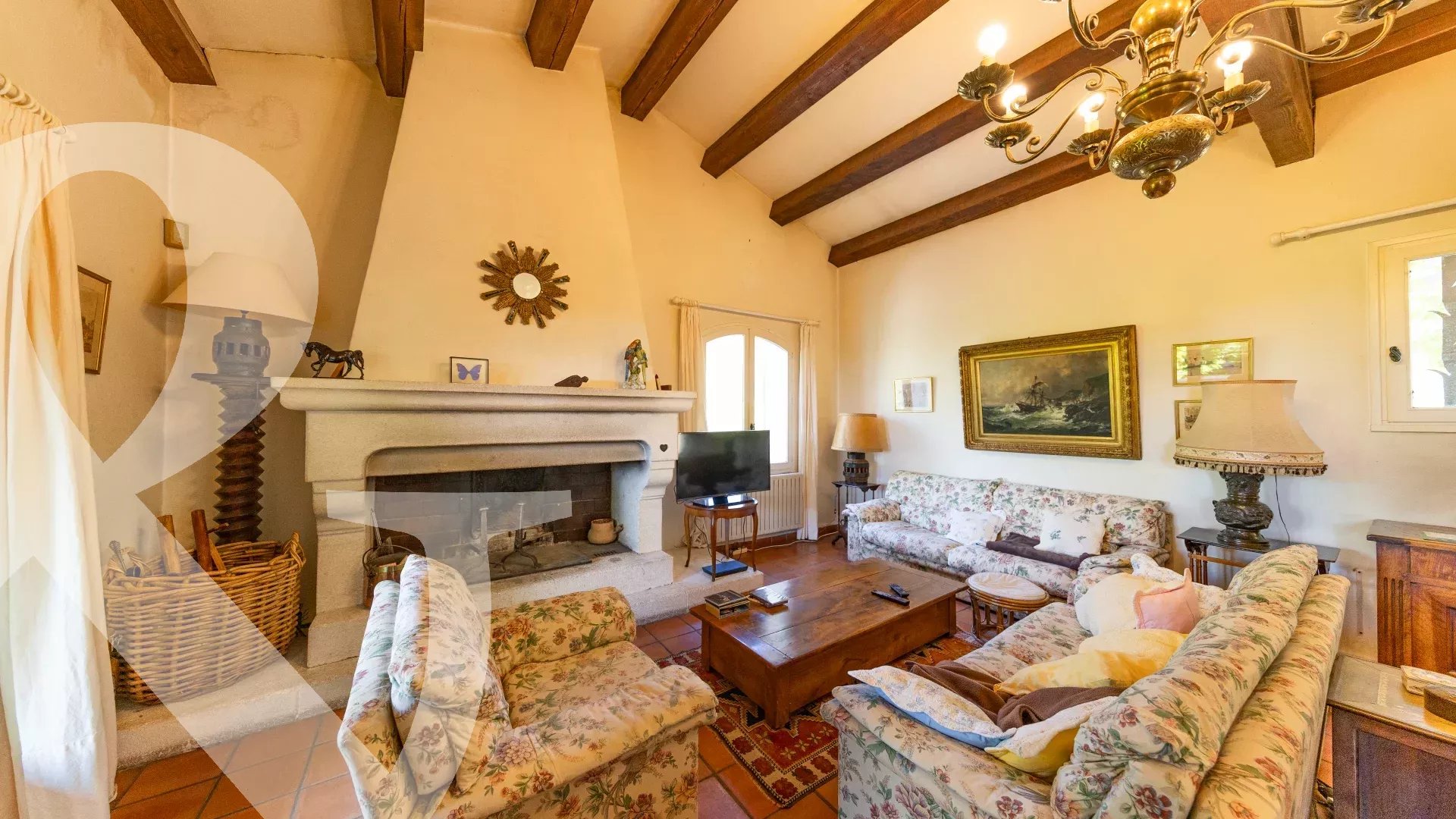 MAISON EN POSITION DOMINANTE