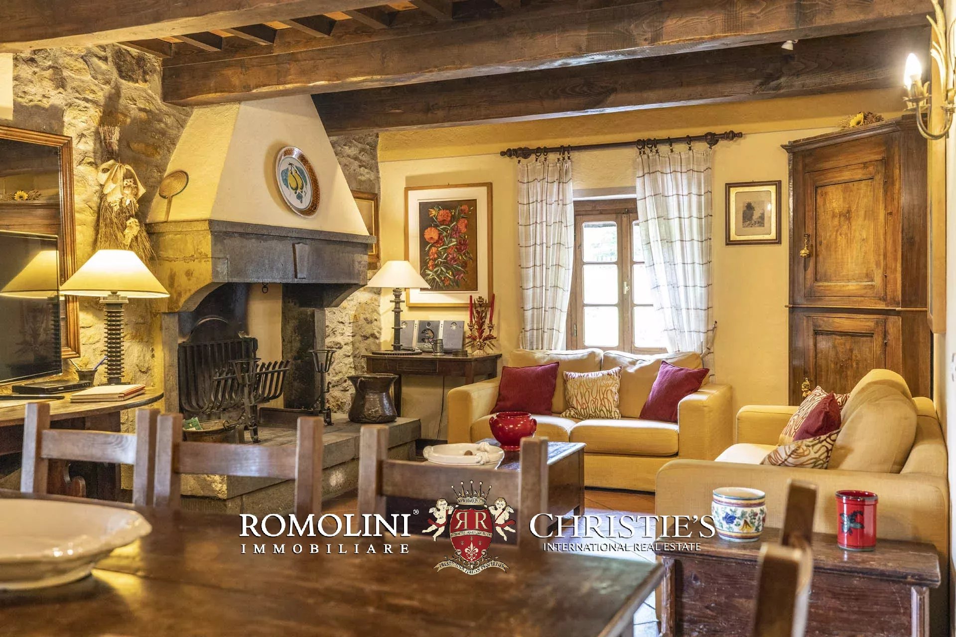 6 Bedroom Villa/Townhouse's Image 38