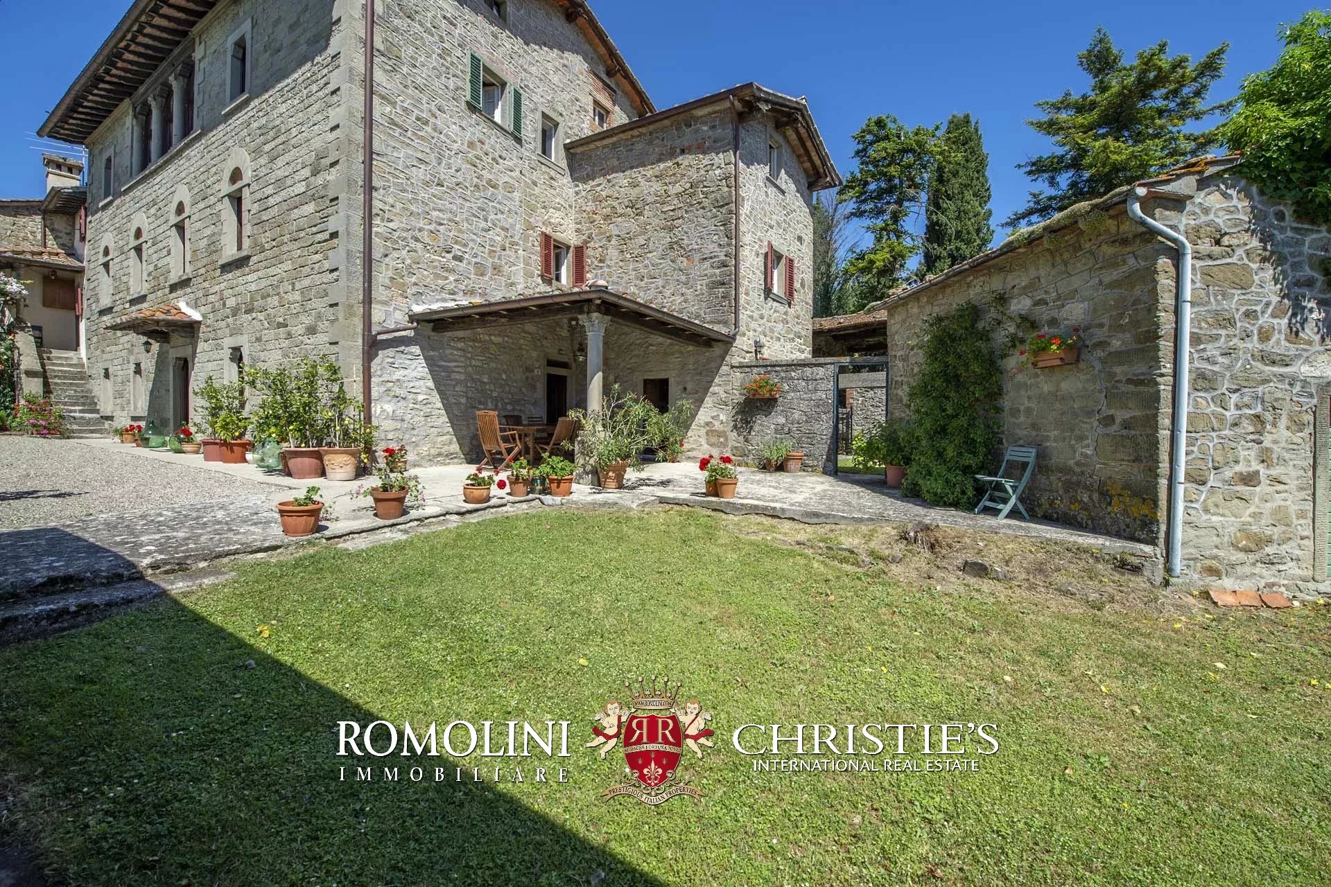 10 Bedroom Villa/Townhouse's Image 32