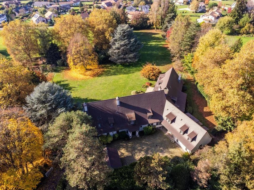 Magnifique propriété située dans un havre de verdure à proximité de Lausanne !