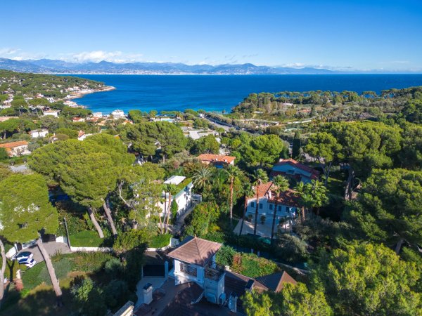 1920s Luxury Villa in Antibes | Exceptional Cap d'Antibes Mansion — photo 2